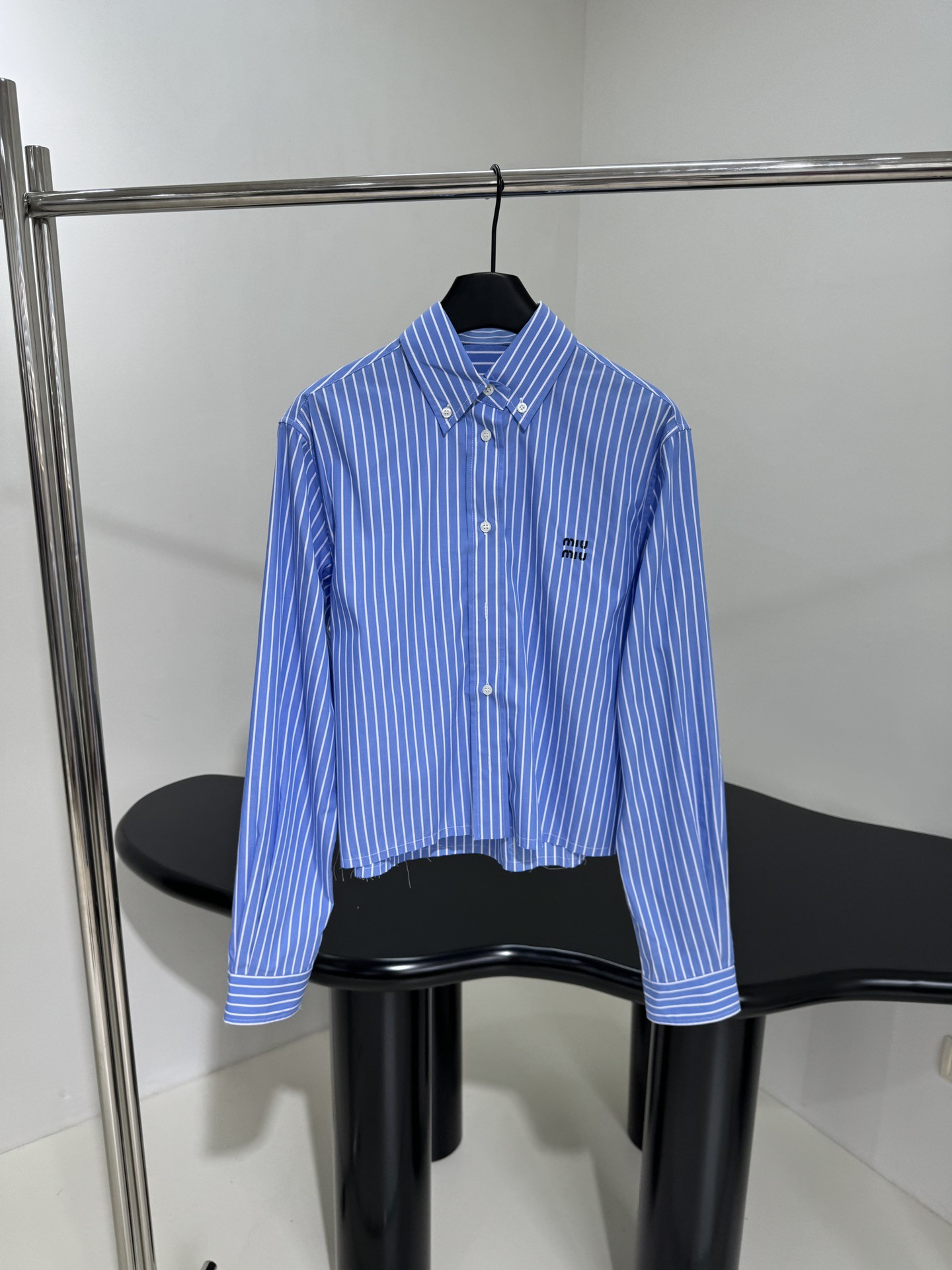 [MIU MIU-미우미우] 미우미우 여성 스프라이트 코튼 크롭 셔츠