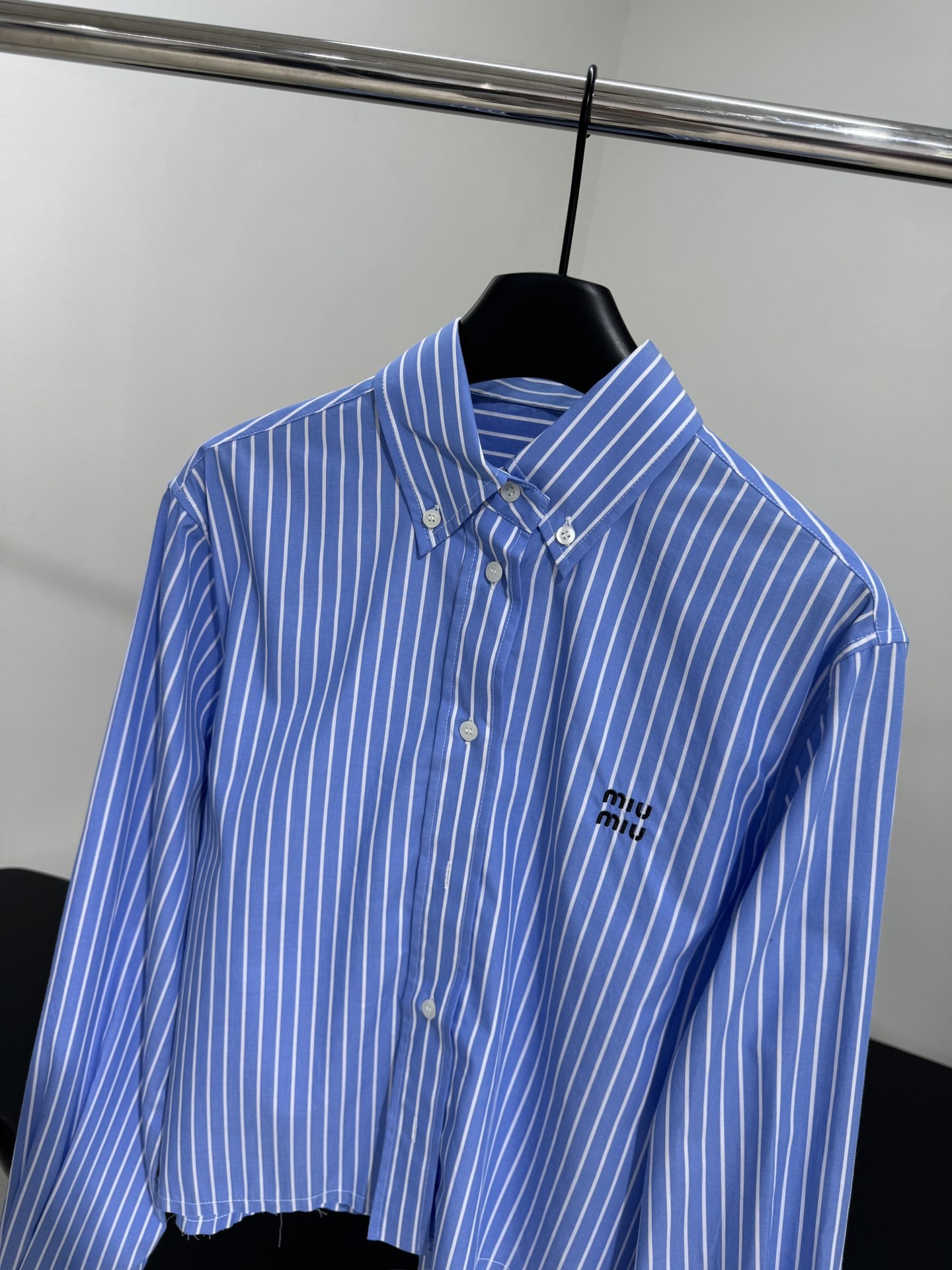 [MIU MIU-미우미우] 미우미우 여성 스프라이트 코튼 크롭 셔츠