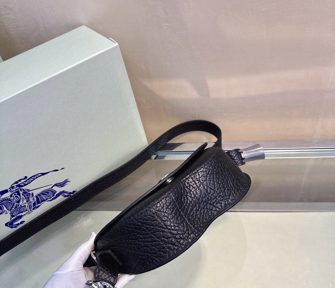 버버리 체스 숄더백