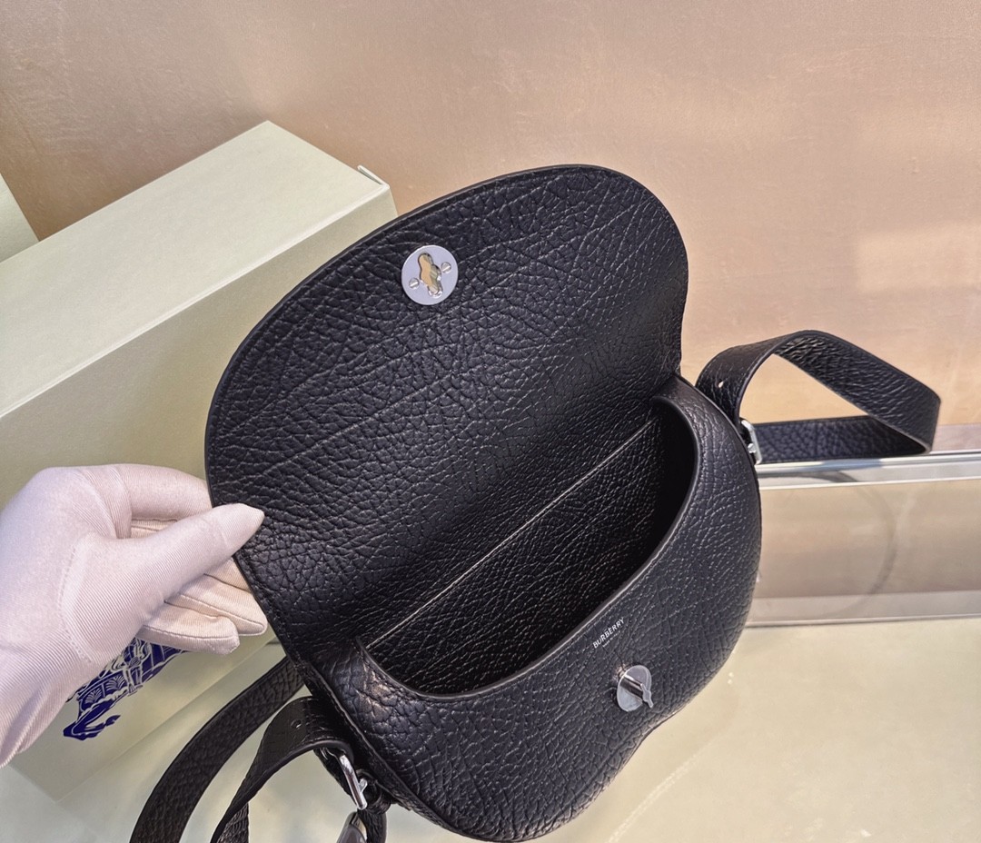 버버리 체스 숄더백