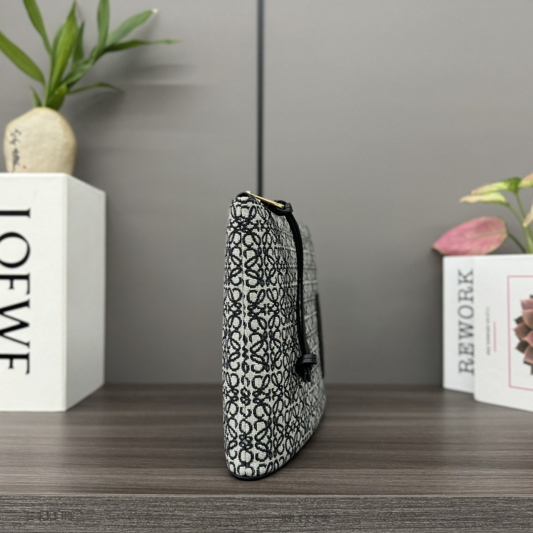 [LOEWE-로에베] 로에베 오블롱 파우치
