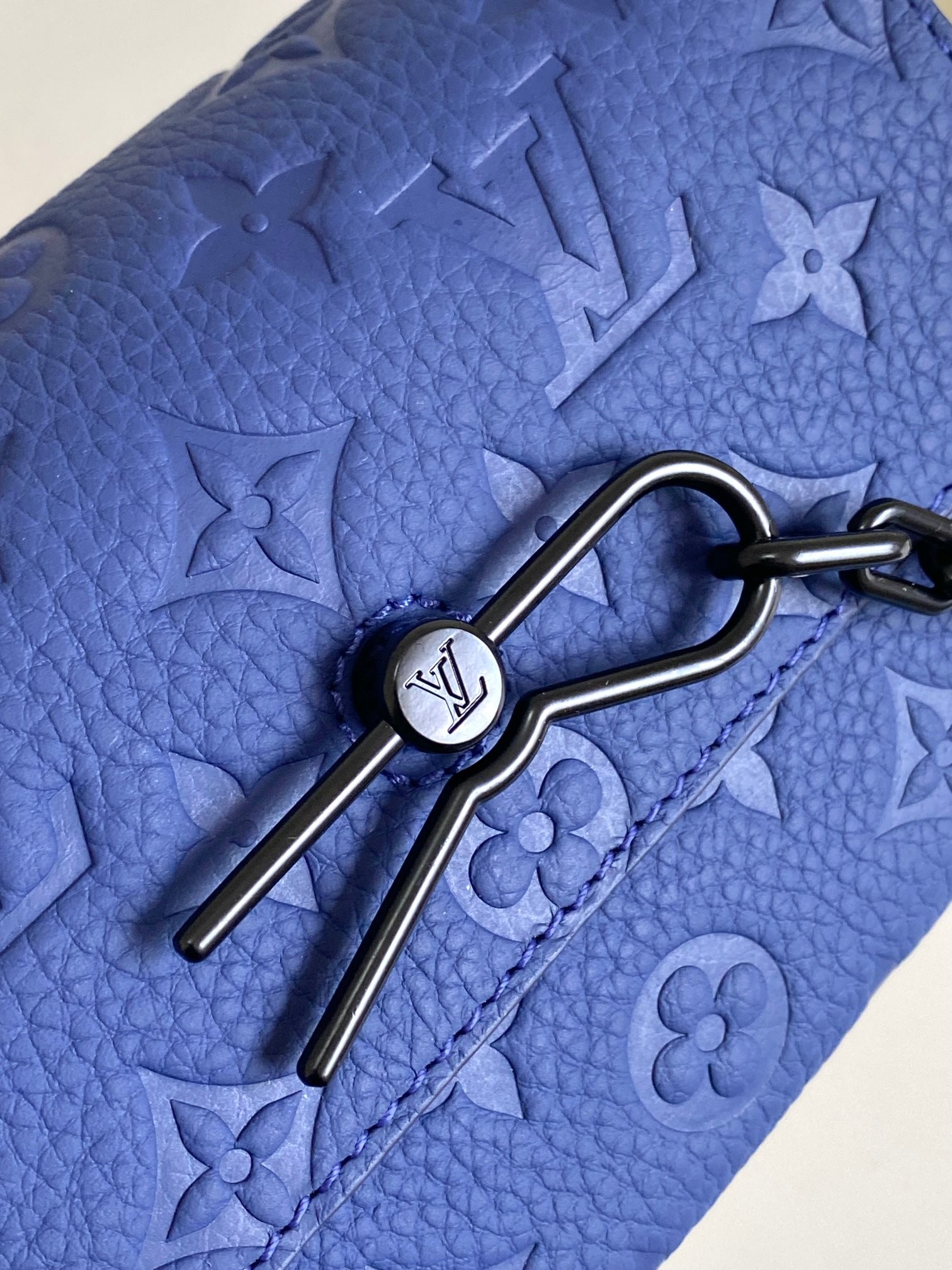 [LOUIS VUITTON-루이비통] 루이비통 스티머 웨어러블 월릿 M11522