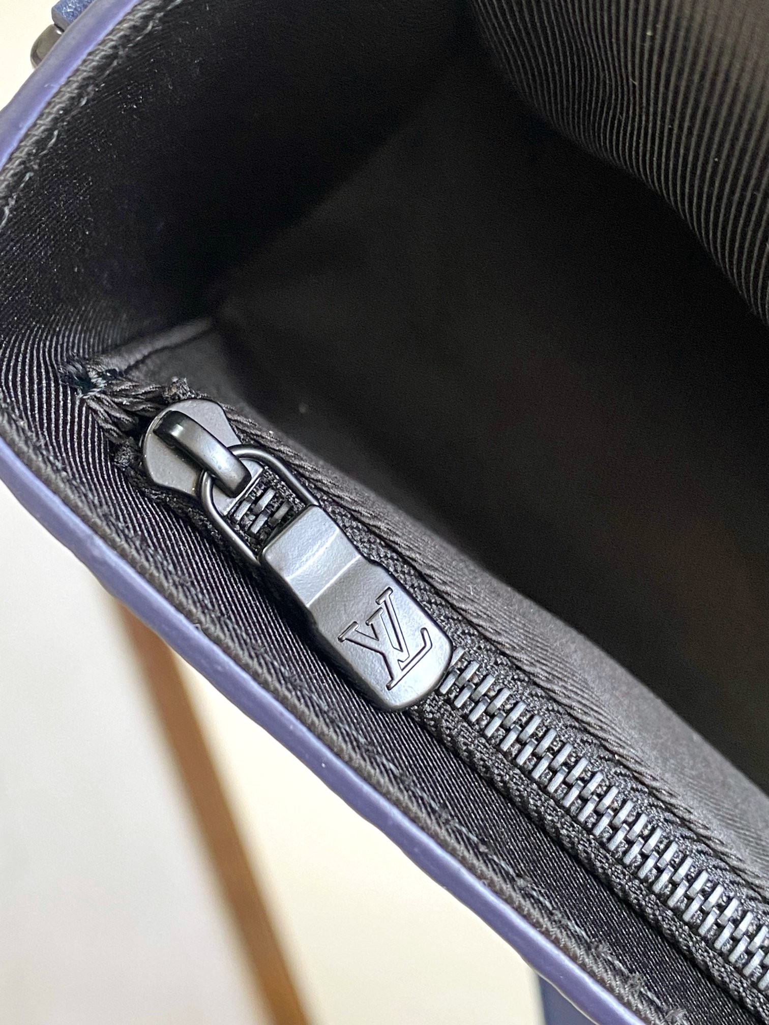 [LOUIS VUITTON-루이비통] 루이비통 스티머 웨어러블 월릿 M11522