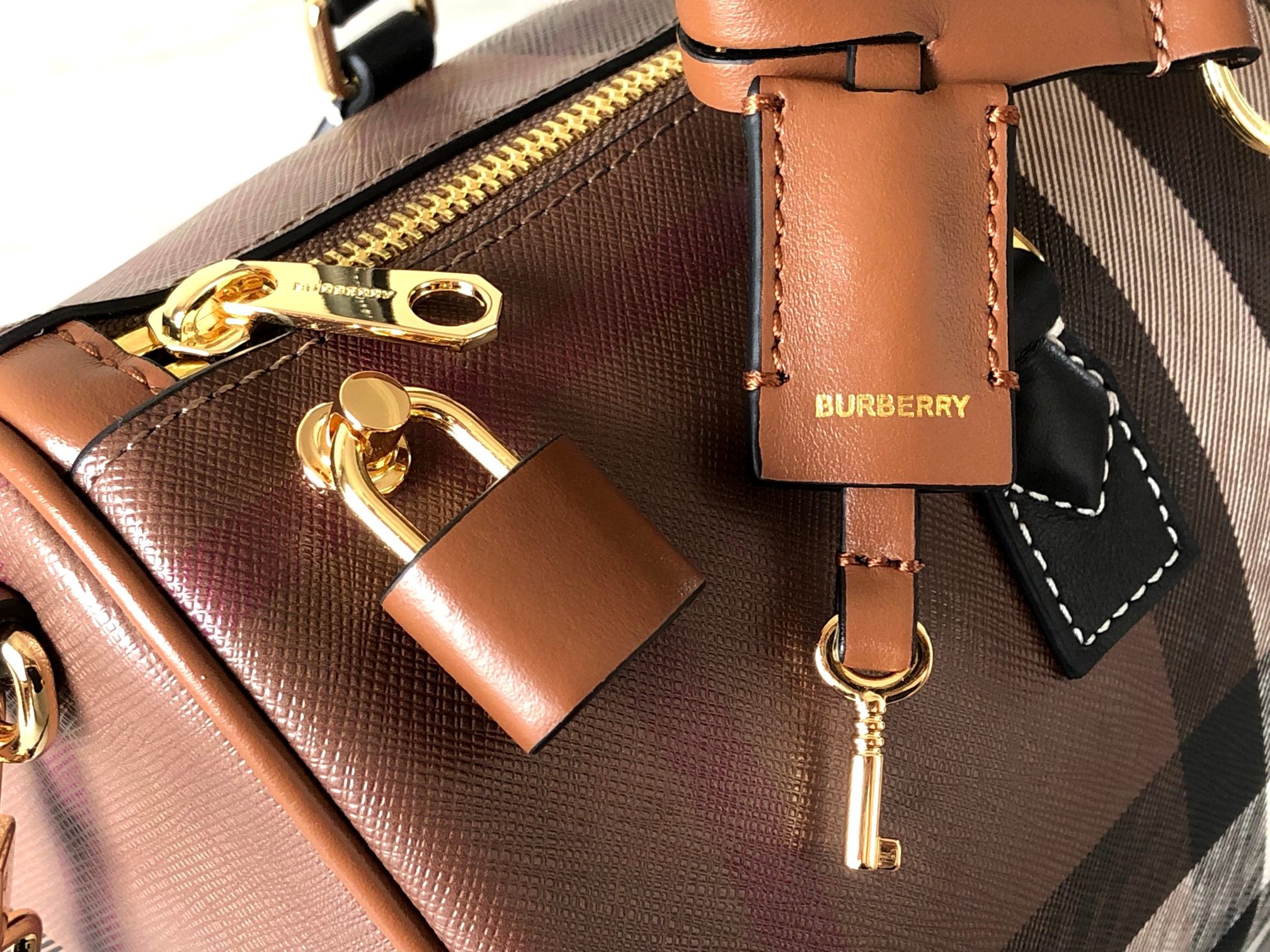 [BURBERRY-버버리] 버버리 체크 미니 볼링 토트 숄더백