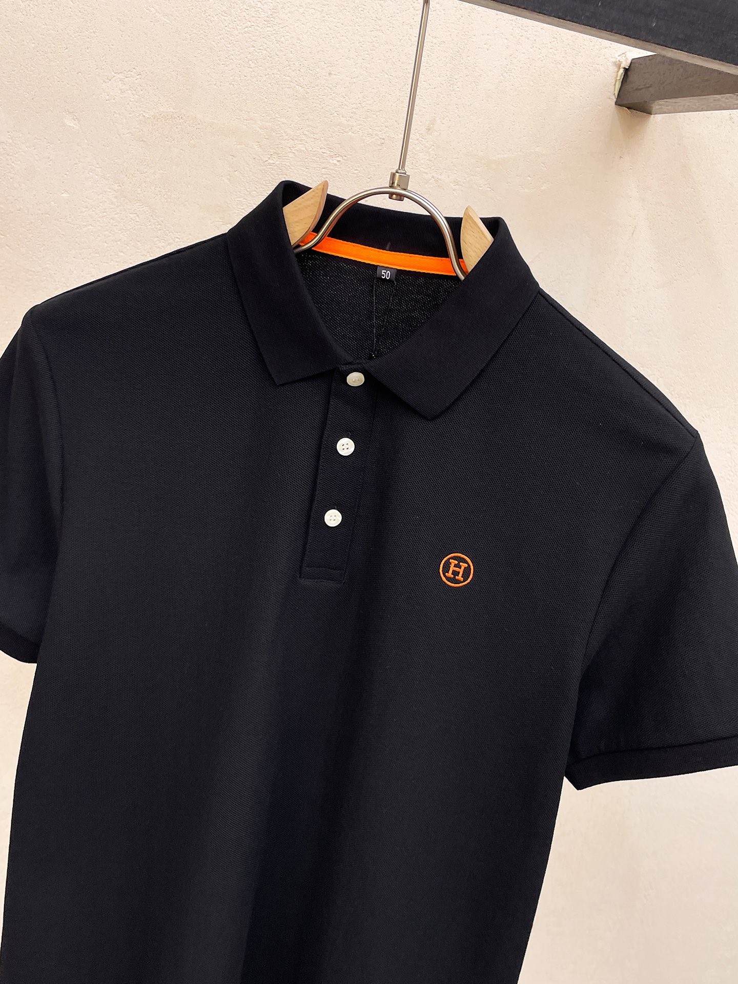 [HERMES-에르메스] 에르메스 H써클 자수로고 티셔츠