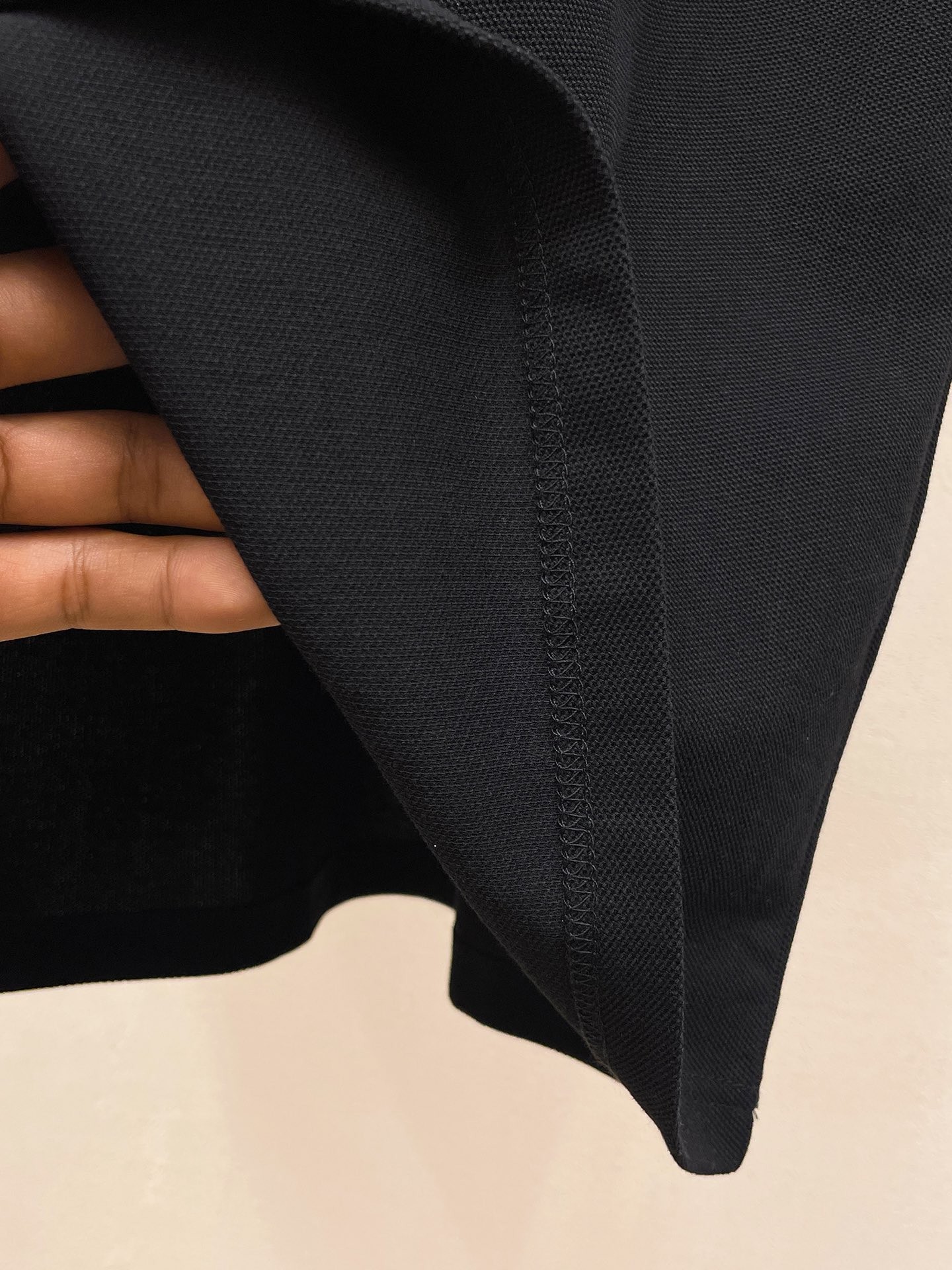 [HERMES-에르메스] 에르메스 H써클 자수로고 티셔츠