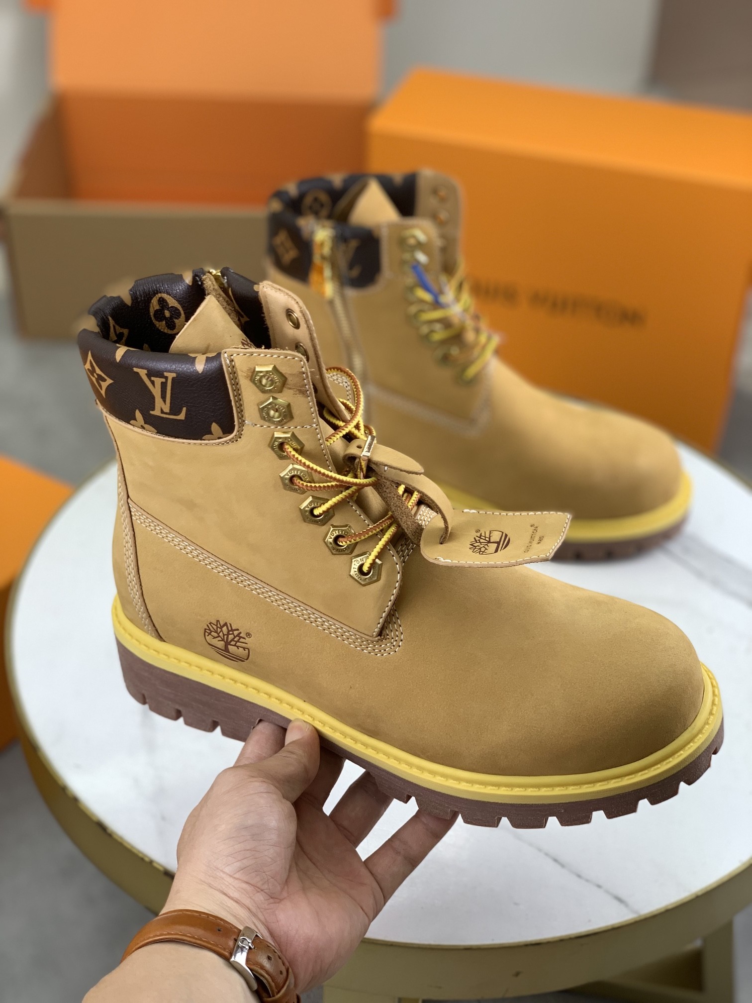 [LOUIS VUITTON-루이비통] 루이비통 팀버랜드 콜라보 워커 부츠 신발