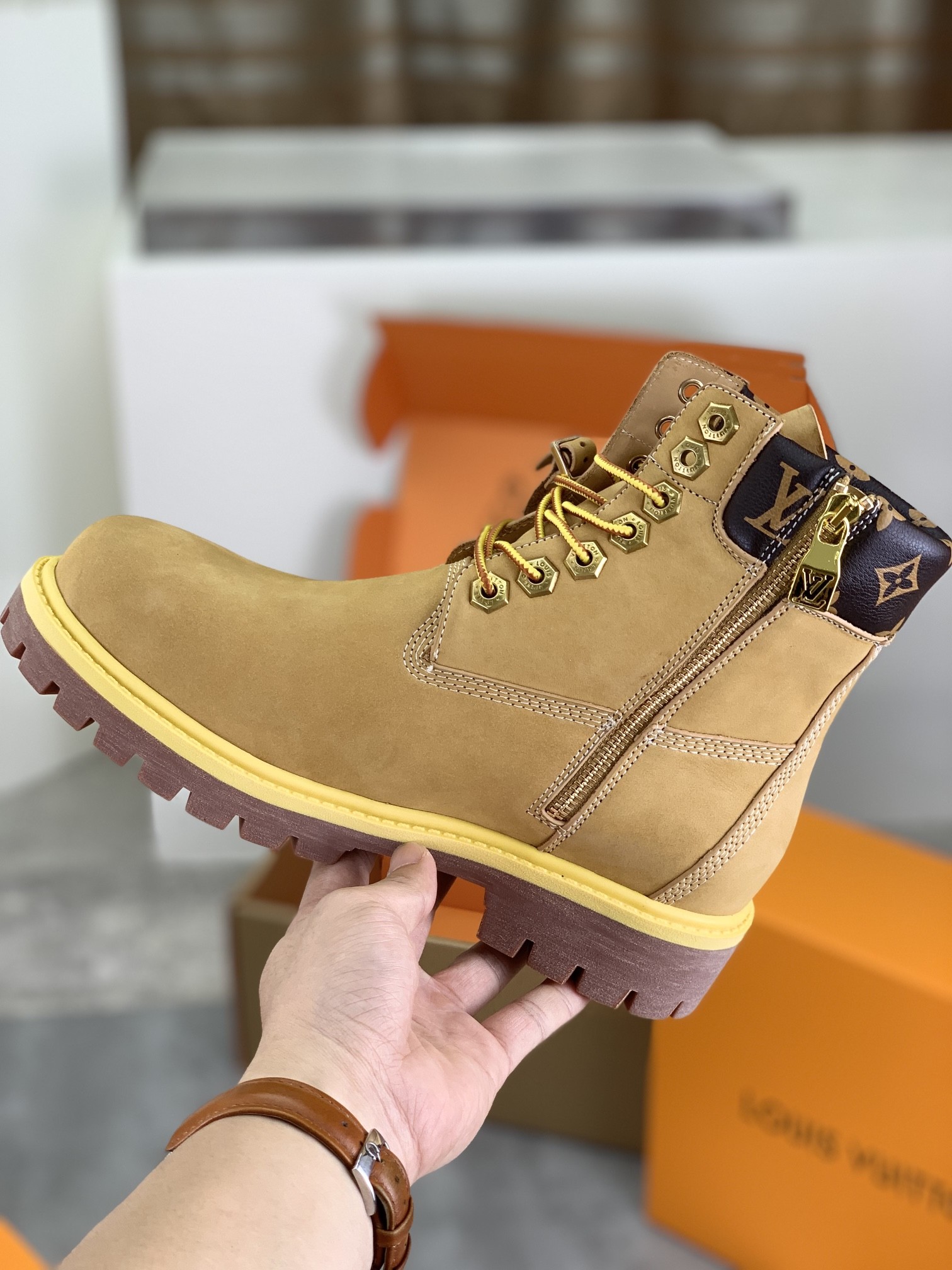 [LOUIS VUITTON-루이비통] 루이비통 팀버랜드 콜라보 워커 부츠 신발
