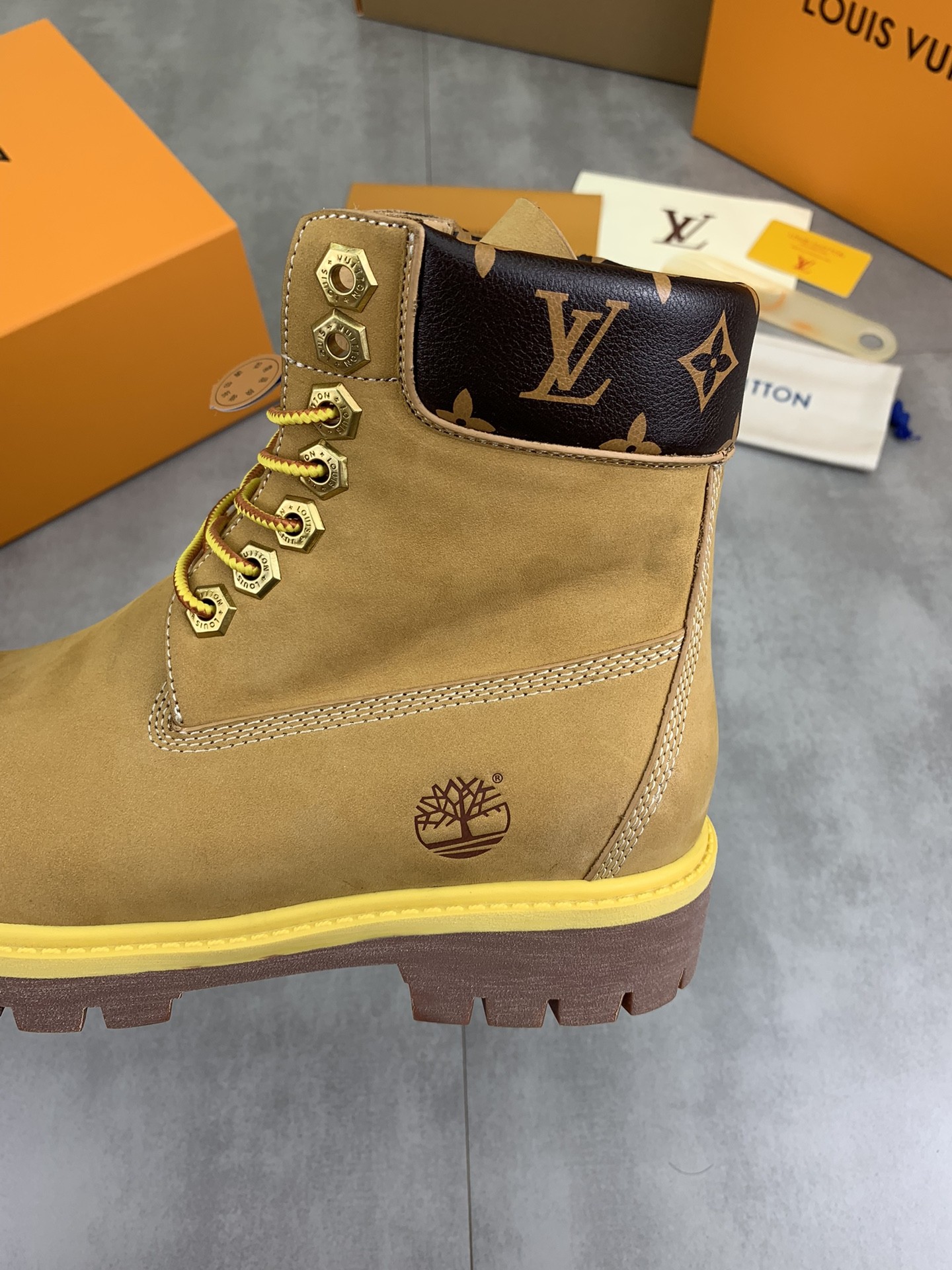 [LOUIS VUITTON-루이비통] 루이비통 팀버랜드 콜라보 워커 부츠 신발