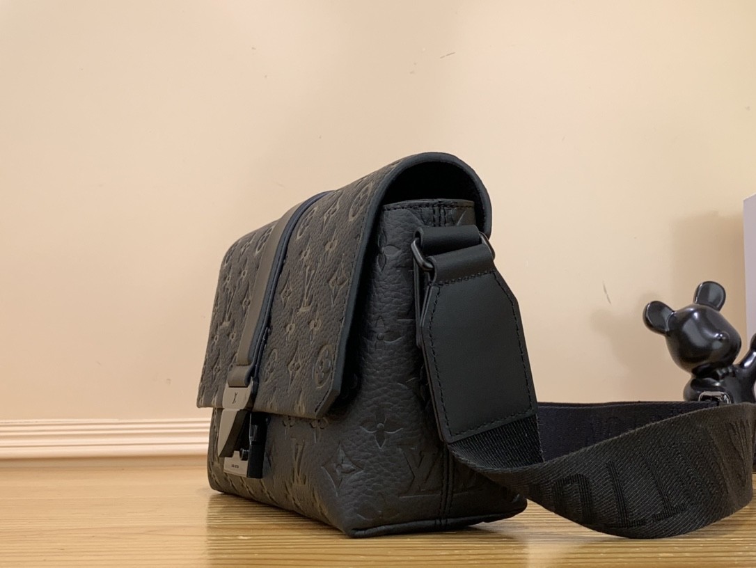 [LOUIS VUITTON-루이비통] 루이비통 S-케이프 메신저 크로스백