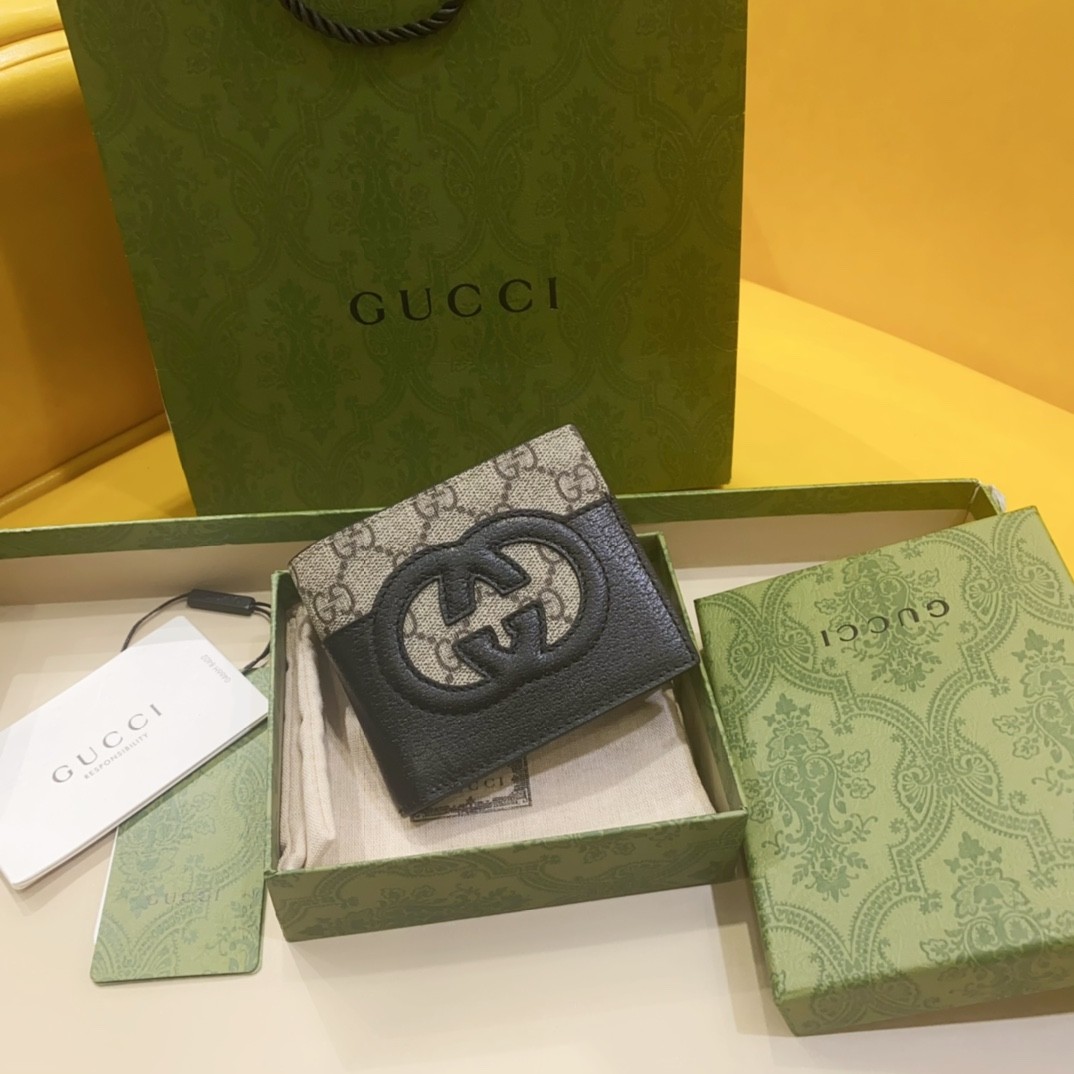 [GUCCI-구찌] 구찌 컷아웃 인터로킹 G 지갑 블랙 베이지 에보니