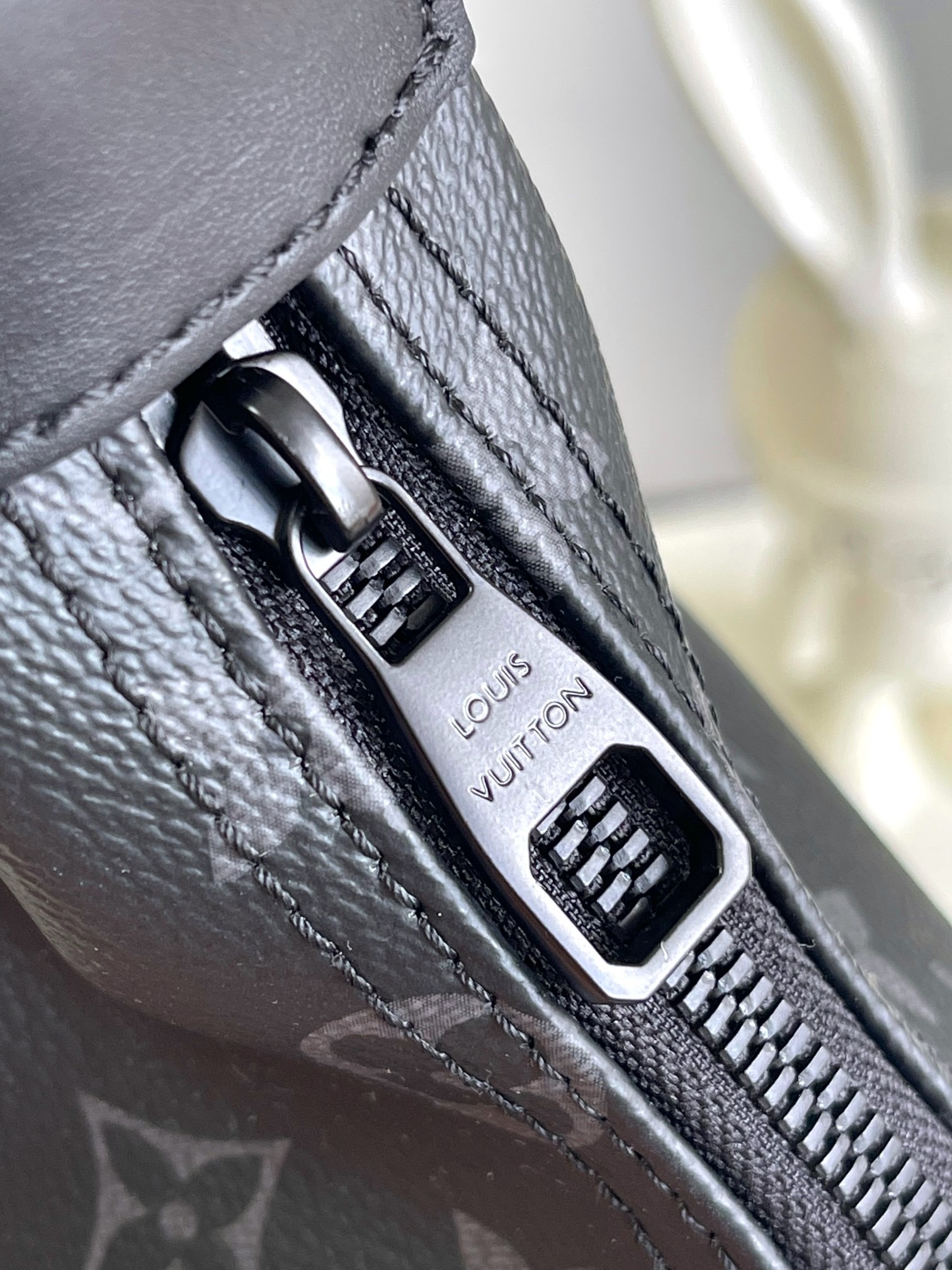 [LOUIS VUITTON-루이비통] 루이비통 이클립스 모노그램 해먹백 M47158