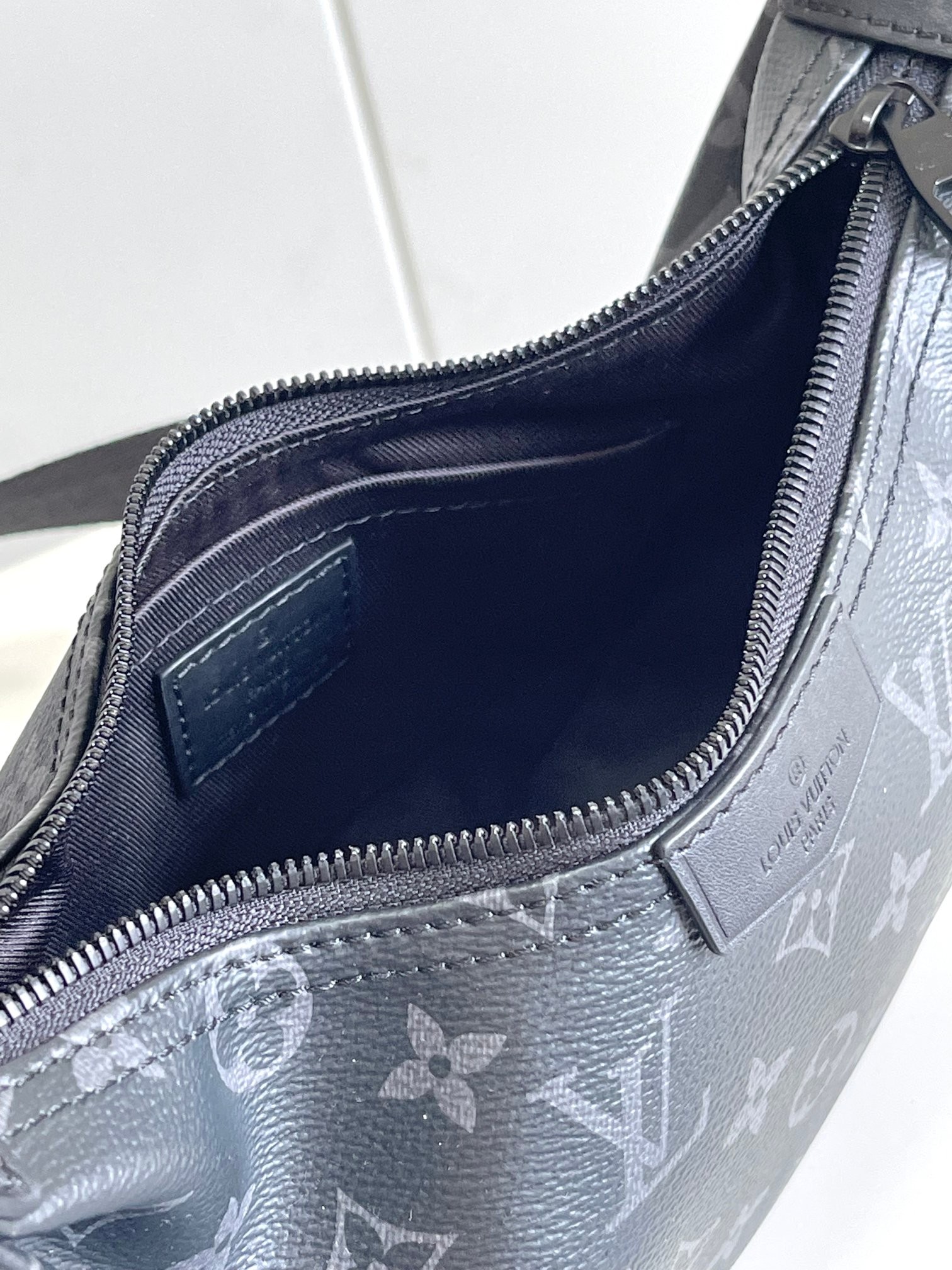 [LOUIS VUITTON-루이비통] 루이비통 이클립스 모노그램 해먹백 M47158