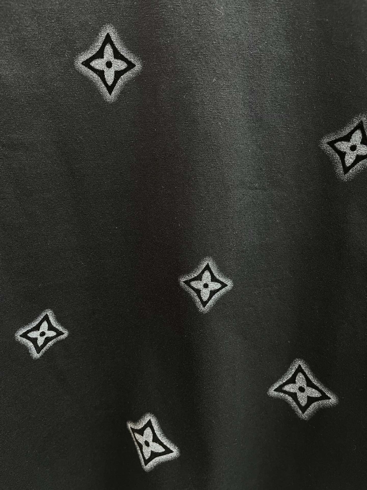 [LOUIS VUITTON-루이비통] 루이비통 자카드 핸드 페인팅 반팔티