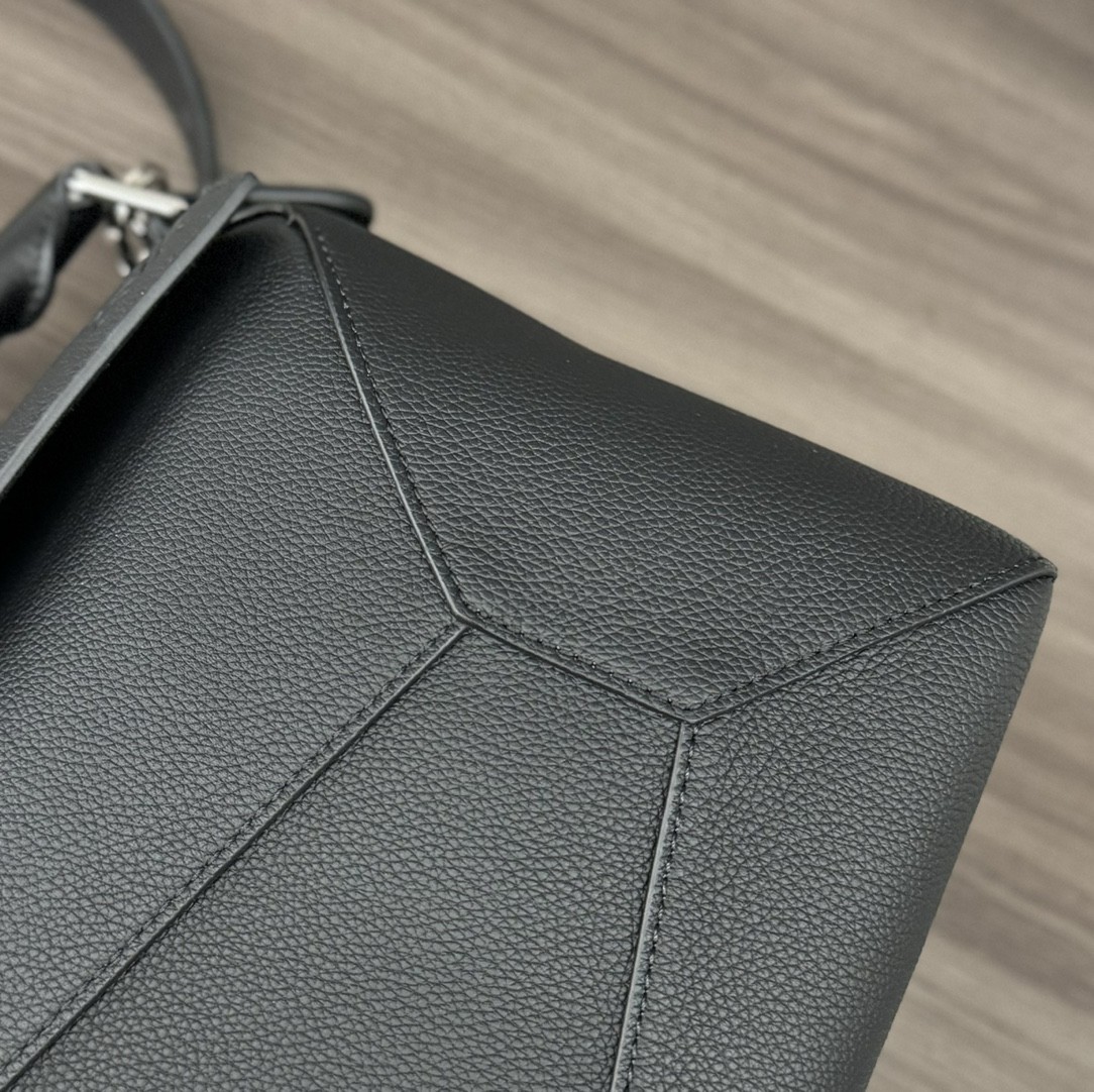 [LOEWE-로에베 ]로에베 아나그램 퍼즐 백