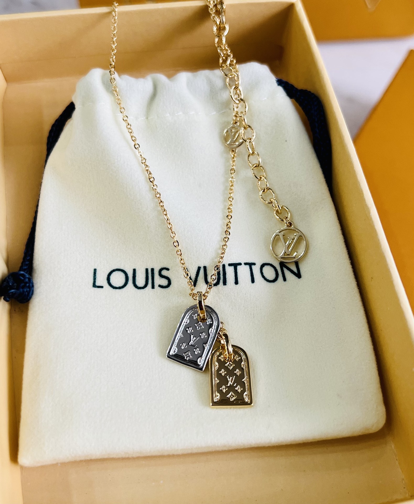 [LOUIS VUITTON-루이비통] 루이비통  나노그램 목걸이