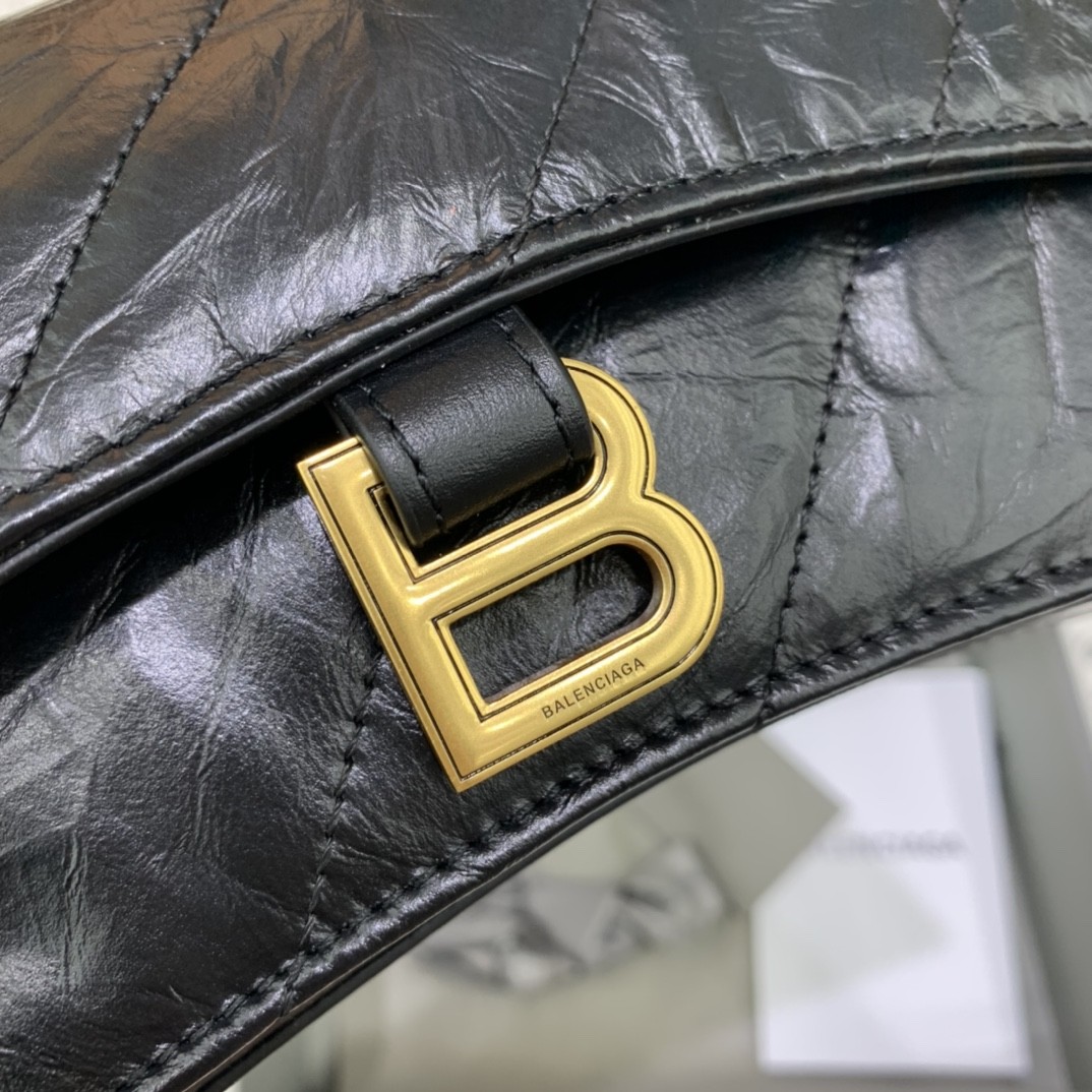 발렌시아가 크러쉬 체인백