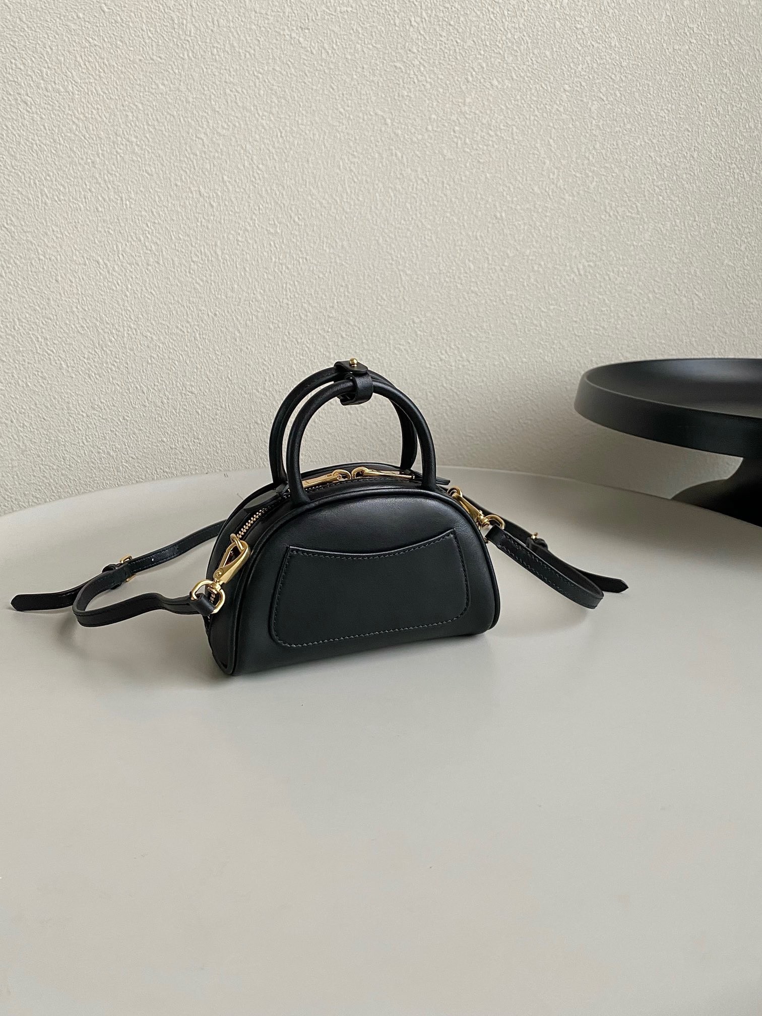 [MIU MIU-미우미우] 미우미우 가죽 탑 핸들백