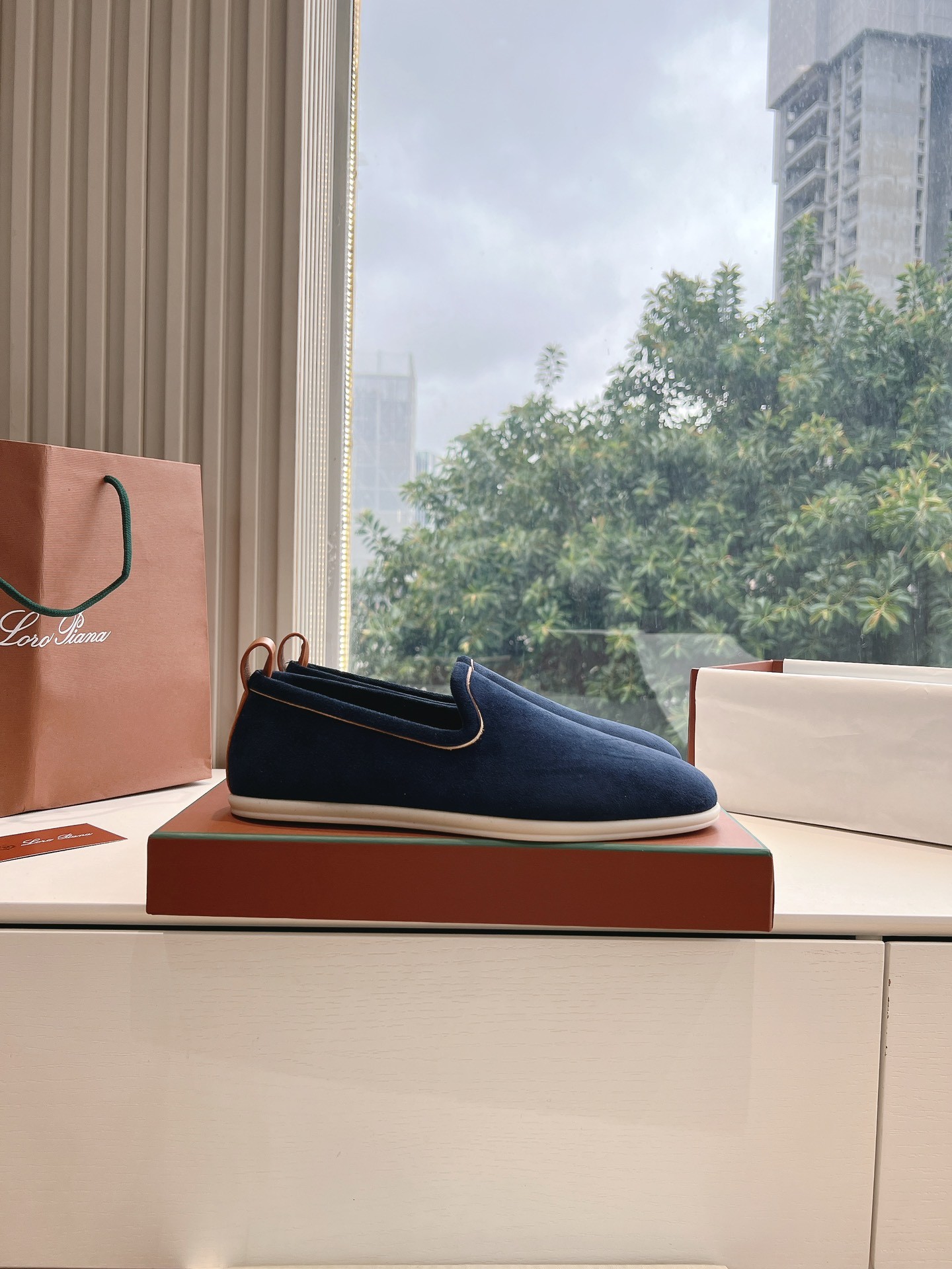 [Loro Piana -로로피아나 ]  로로피아나 남성 스웨이드 로퍼