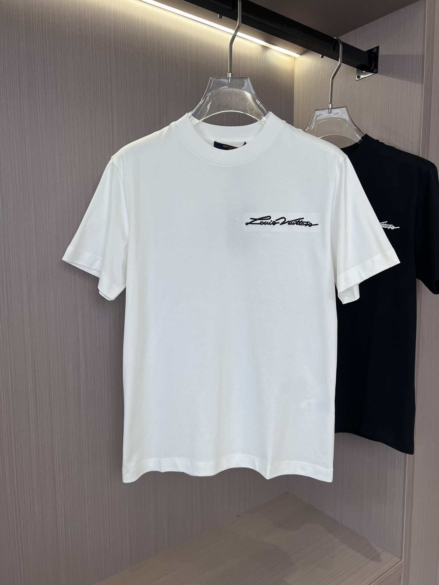 [LOUIS VUITTON-루이비통] 루이비통 로고 코튼 티셔츠
