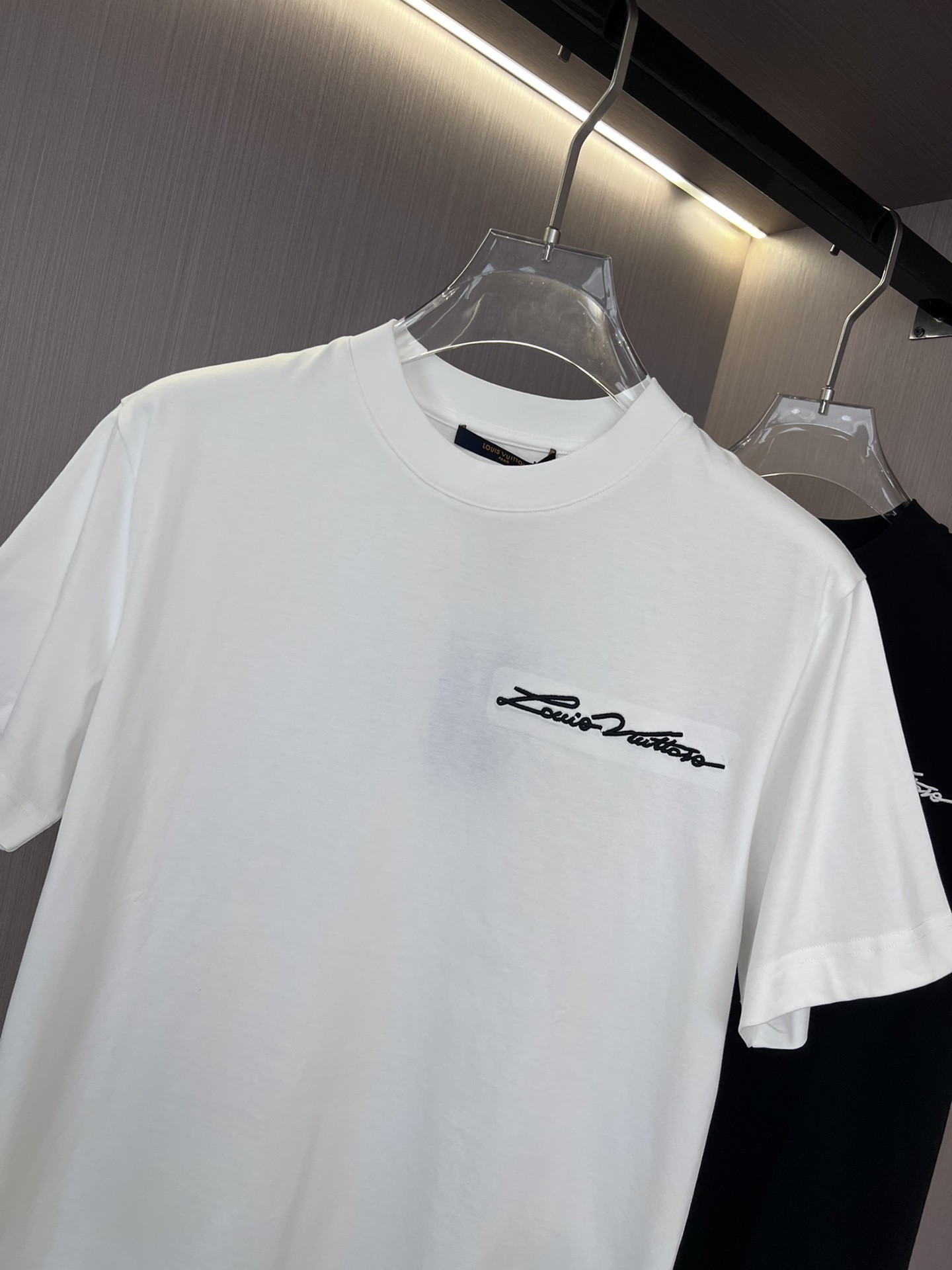 [LOUIS VUITTON-루이비통] 루이비통 로고 코튼 티셔츠