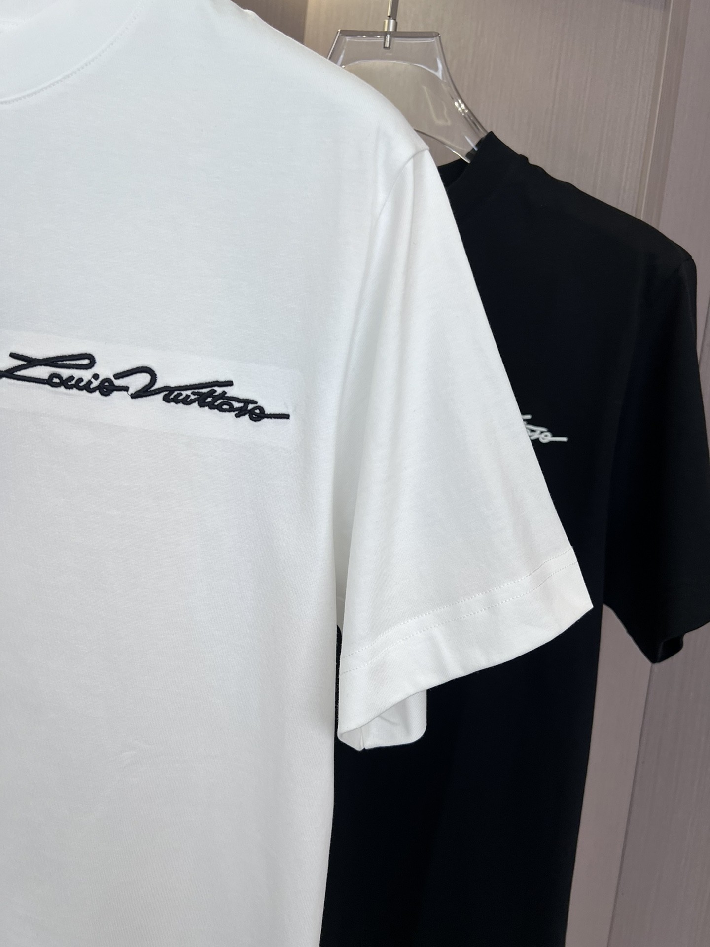 [LOUIS VUITTON-루이비통] 루이비통 로고 코튼 티셔츠