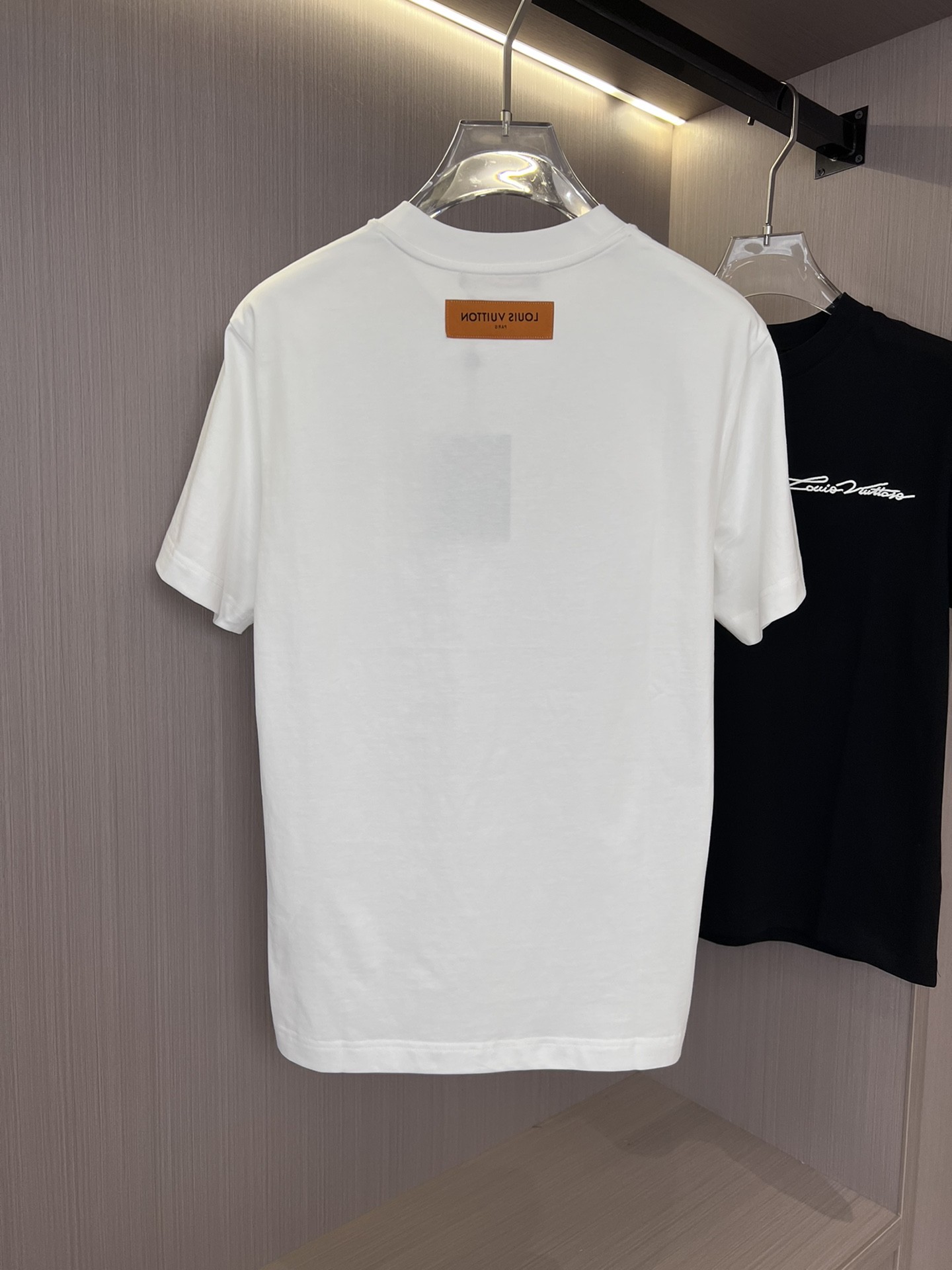 [LOUIS VUITTON-루이비통] 루이비통 로고 코튼 티셔츠