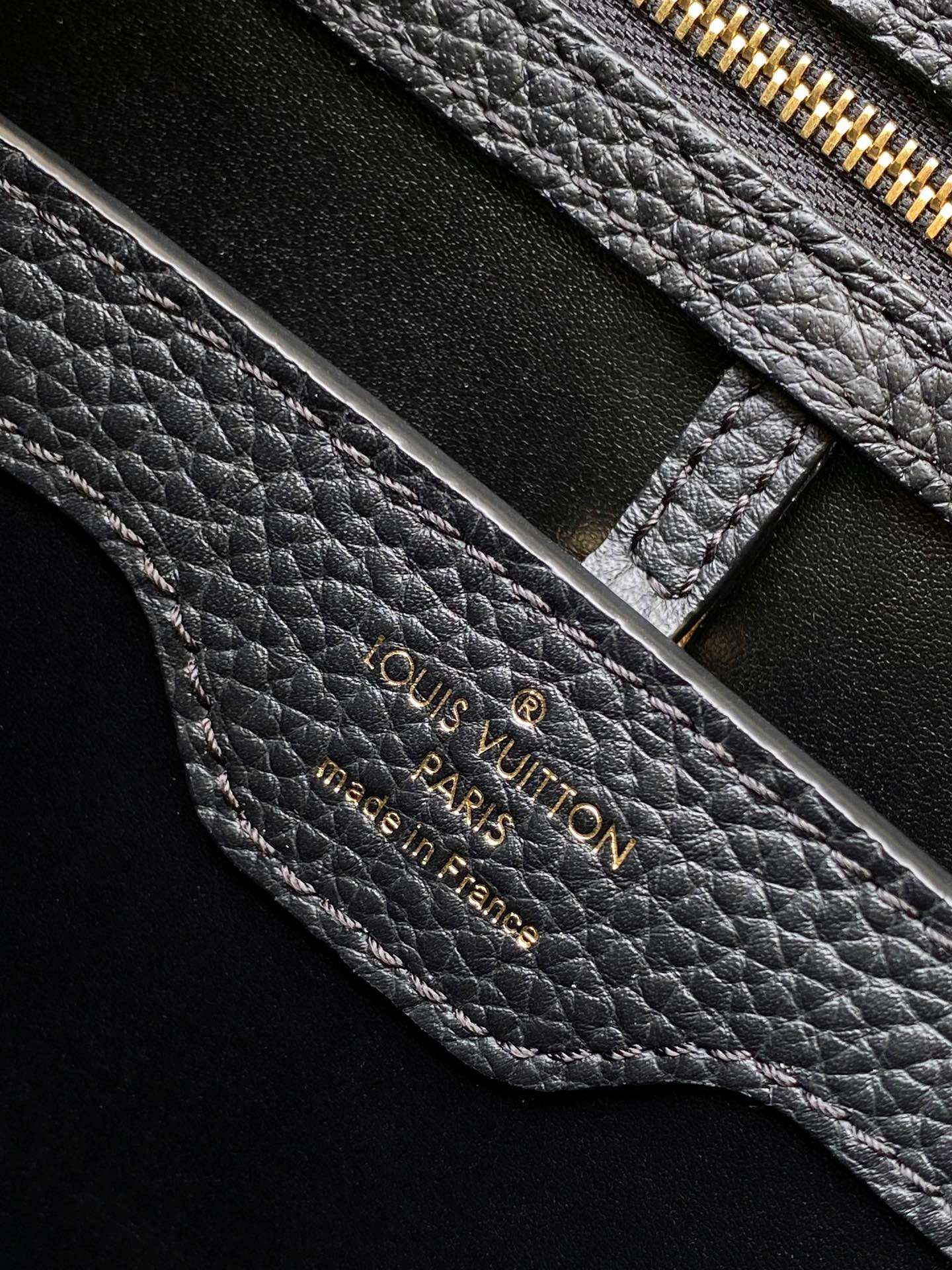 [LOUIS VUITTON-루이비통] 루이비통 카푸신 토트 BB 블랙 M23943