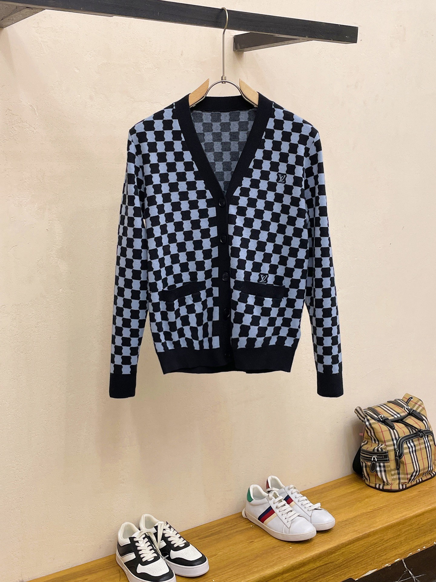 [LOUIS VUITTON-루이비통] 루이비통 격자 무늬 버튼 니트 가디건