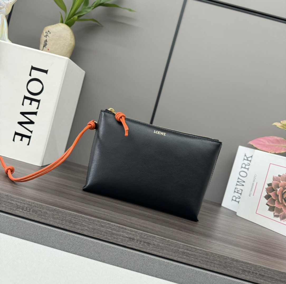 [LOEWE-로에베] 로에베 벨트 파우치 샤이니 나파 카프스킨