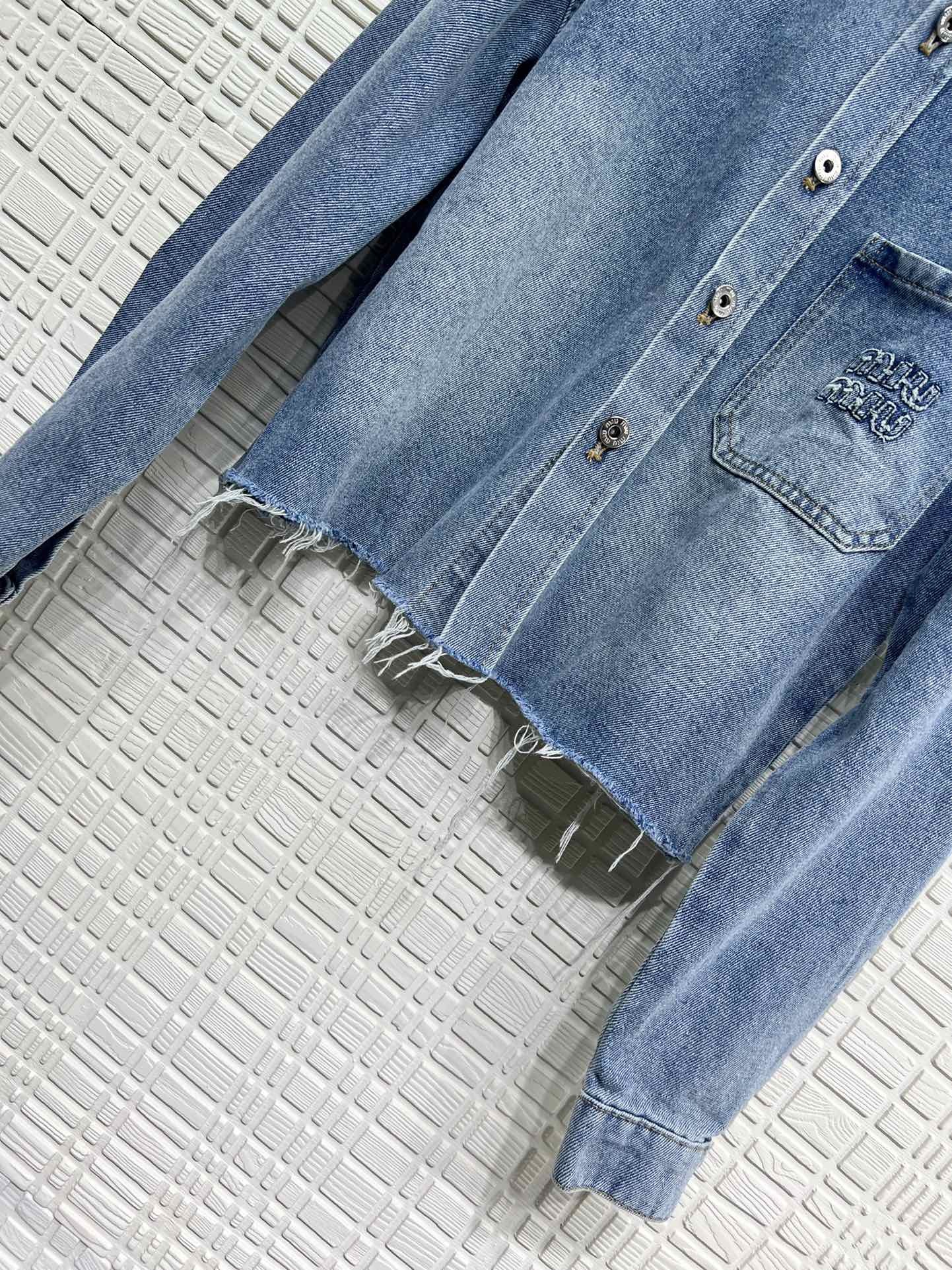 [MIU MIU-미우미우] 미우미우 워싱 언발 크롭 청 셔츠