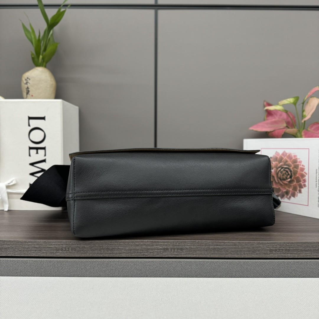 [LOEWE-로에베] 로에베  플랫 메신저백