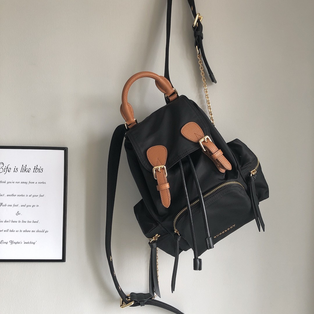 [BURBERRY-버버리] 버버리 테크니컬 나일론 미듐 럭색 여성 백팩