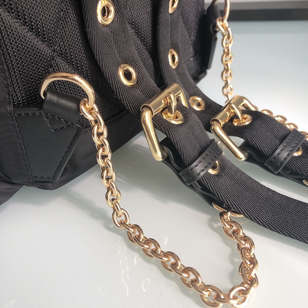 [BURBERRY-버버리] 버버리 테크니컬 나일론 미듐 럭색 여성 백팩