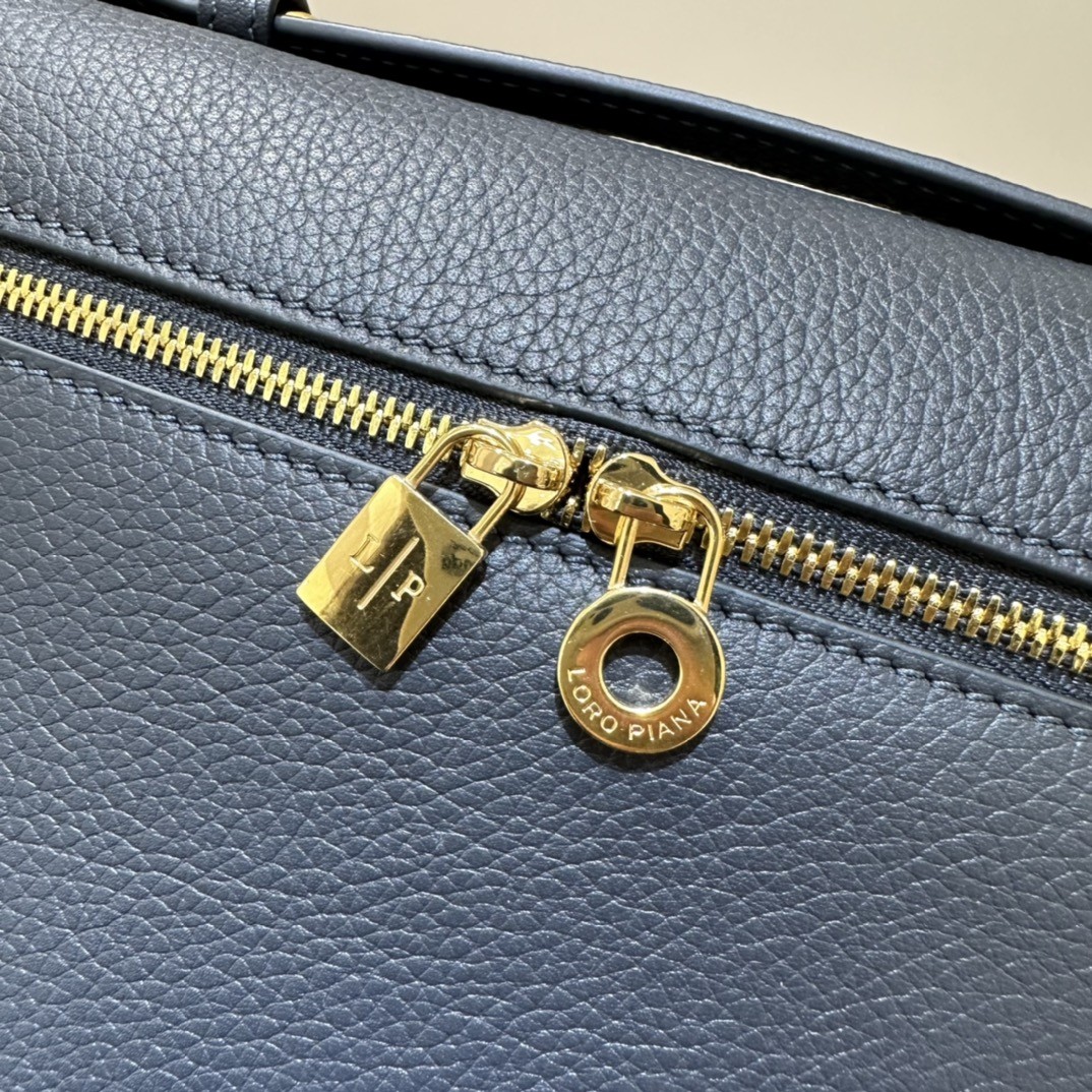 로로피아나 엑스트라 포켓 백팩