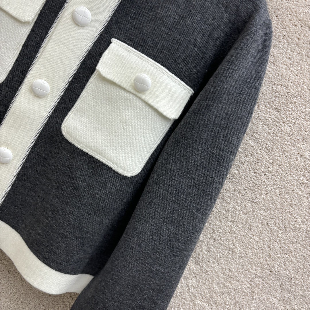 [CHANEL-샤넬] 샤넬 사각 포켓 가디건