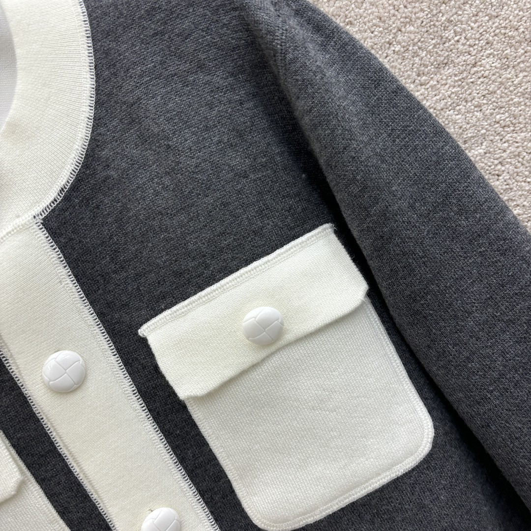 [CHANEL-샤넬] 샤넬 사각 포켓 가디건