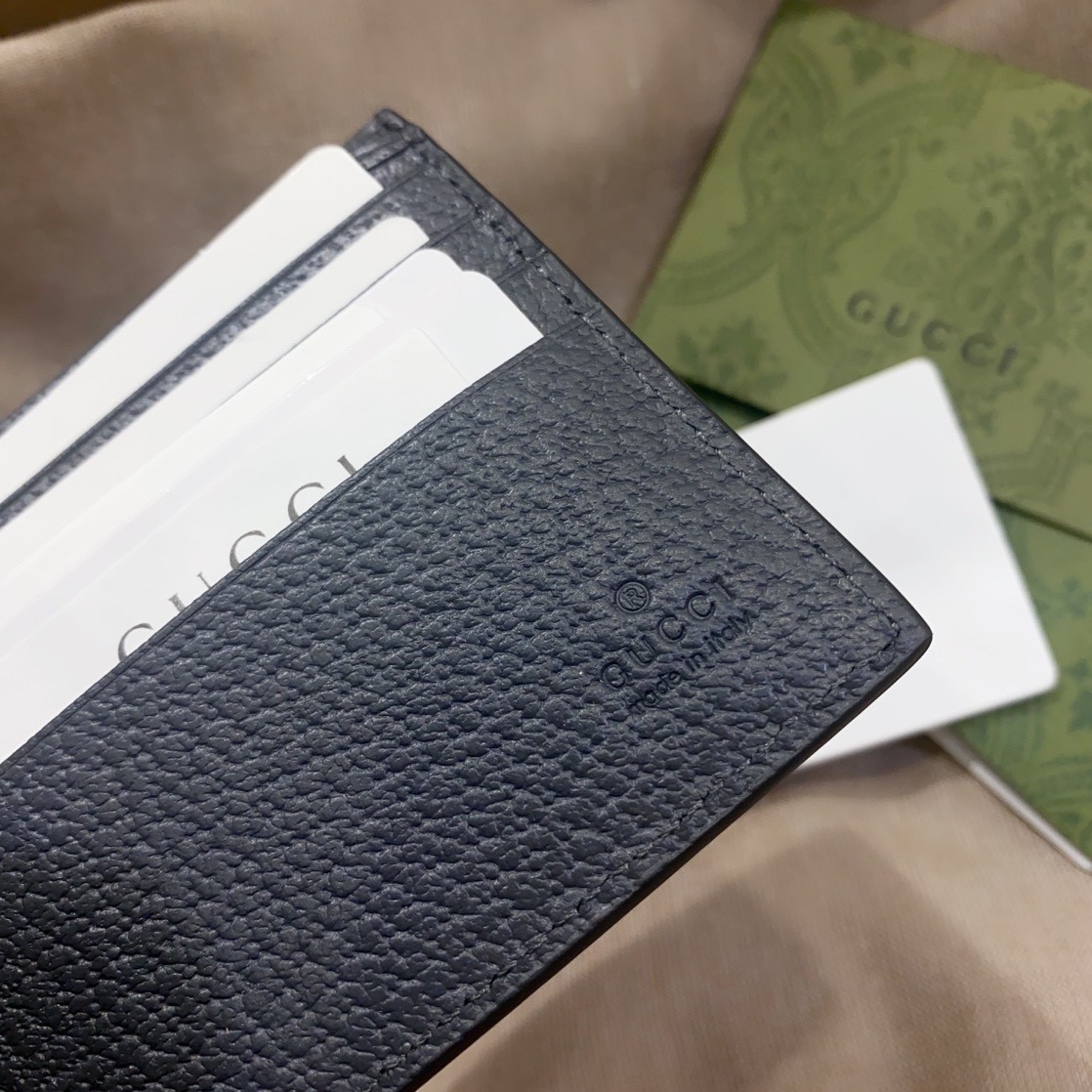 [GUCCI-구찌] 구찌 남성 GG 반지갑 블랙