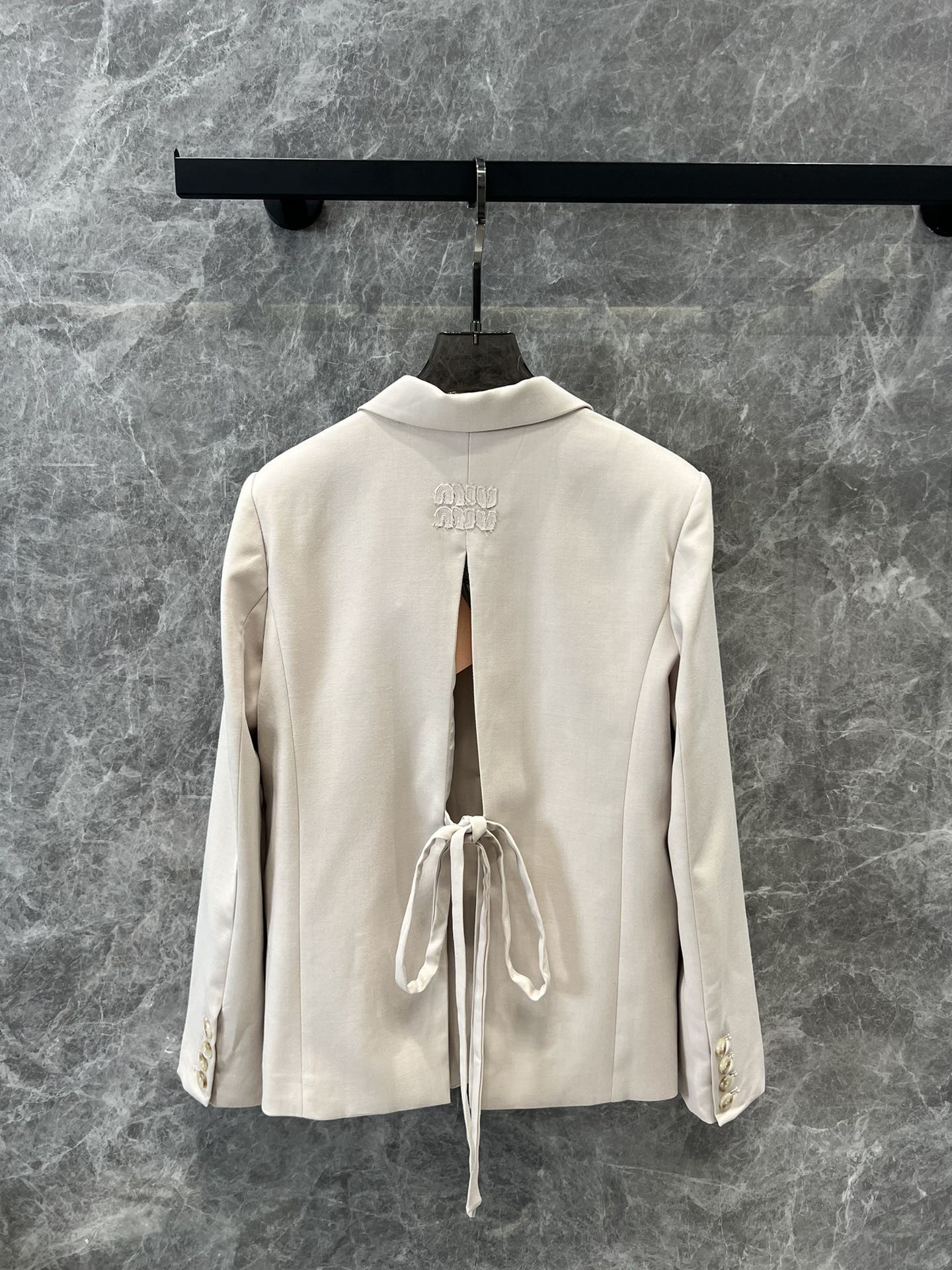 [MIUMIU-미우미우] 미우미우 슬림핏 투버튼 싱글 자켓