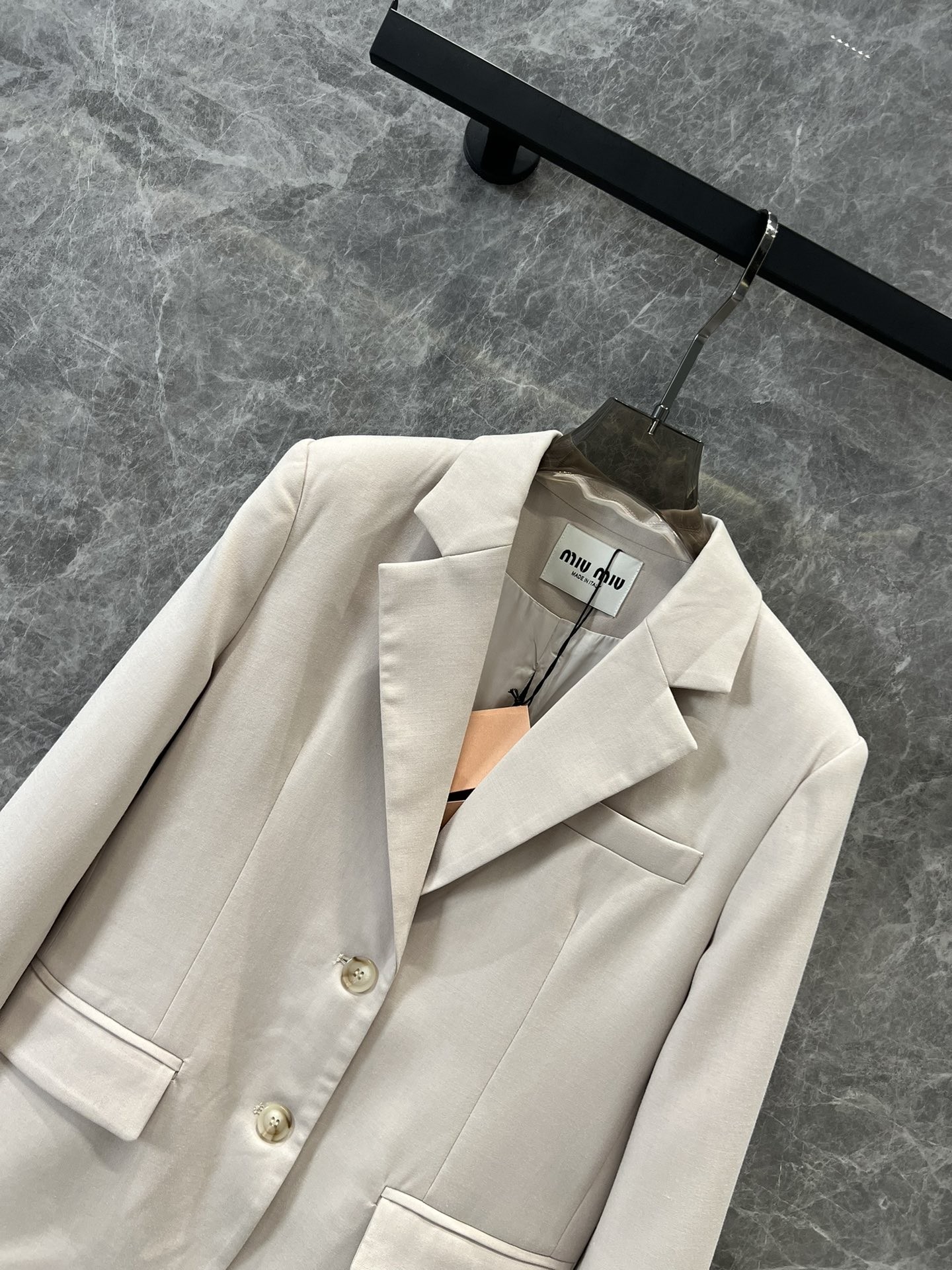 [MIUMIU-미우미우] 미우미우 슬림핏 투버튼 싱글 자켓