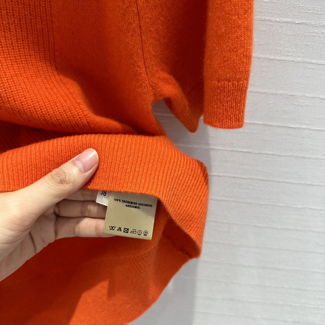 [HERMES-에르메스]  에르메스  반팔 니트 레드