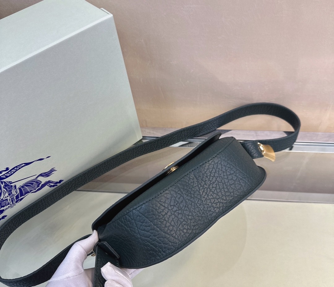 버버리 체스 숄더백