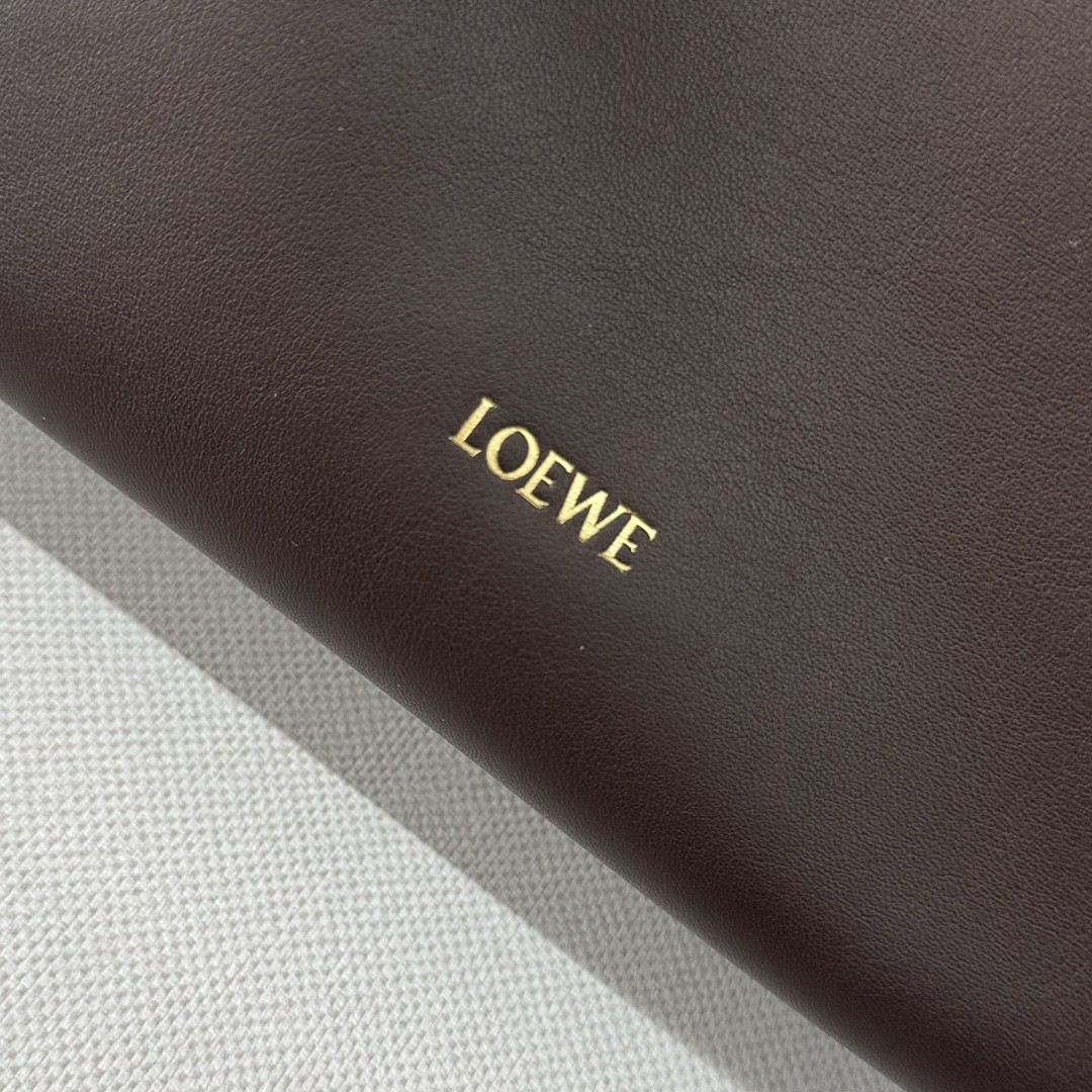 [LOEWE-로에베] 로에베 플라멩코 클러치 인 나파 칼프스