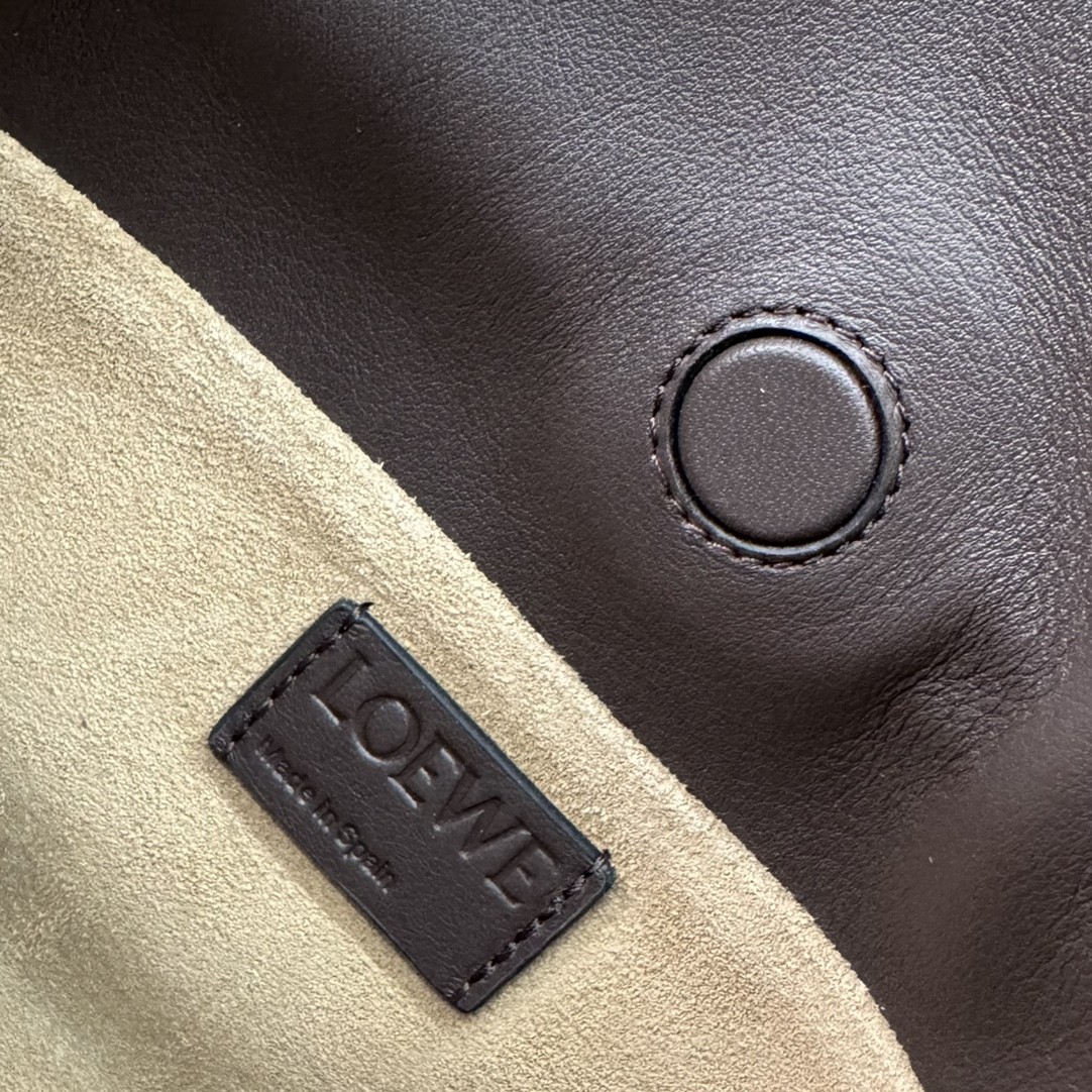 [LOEWE-로에베] 로에베 플라멩코 클러치 인 나파 칼프스