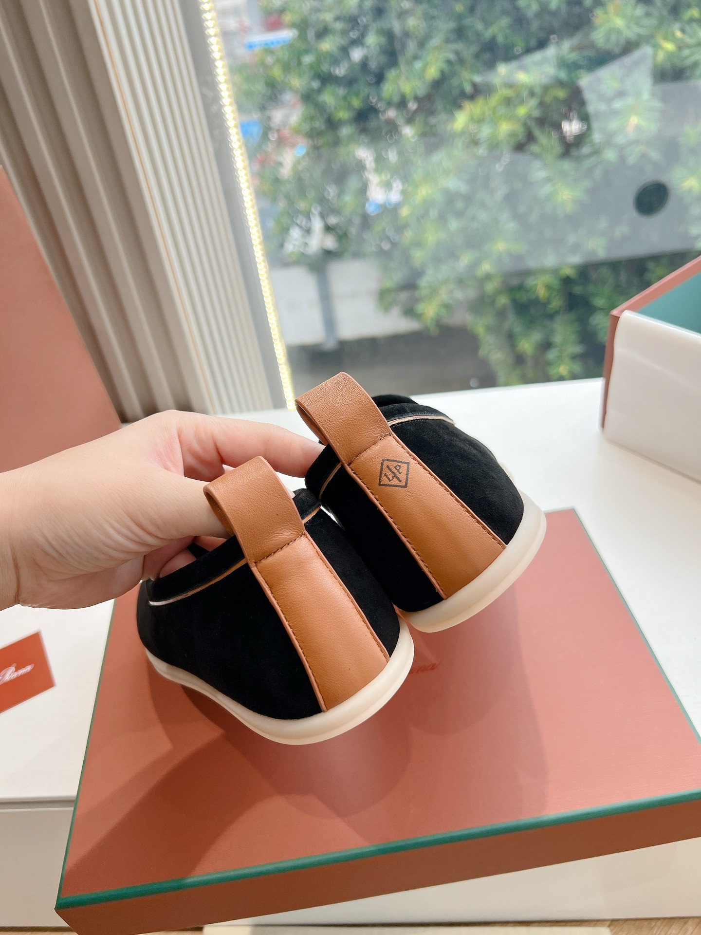 [Loro Piana -로로피아나 ] 로로피아나 남성 스웨이드 로퍼