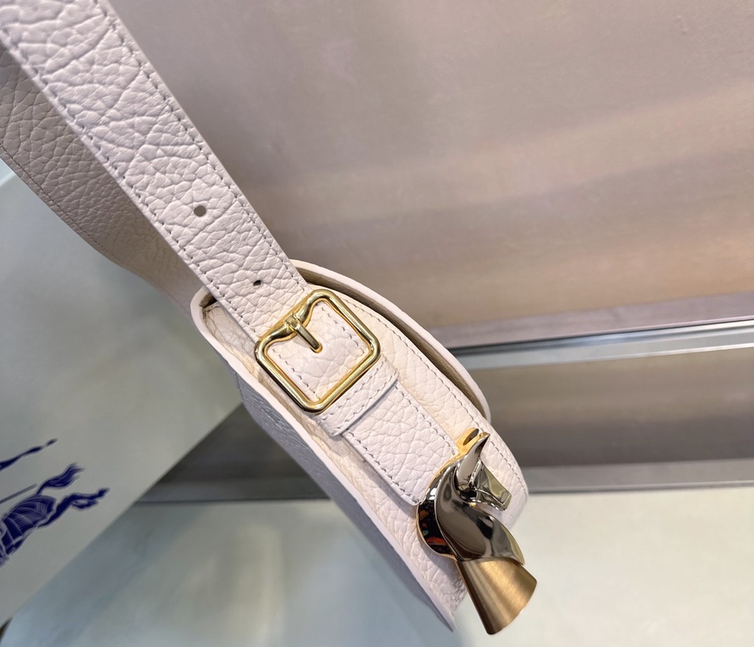 버버리 체스 숄더백