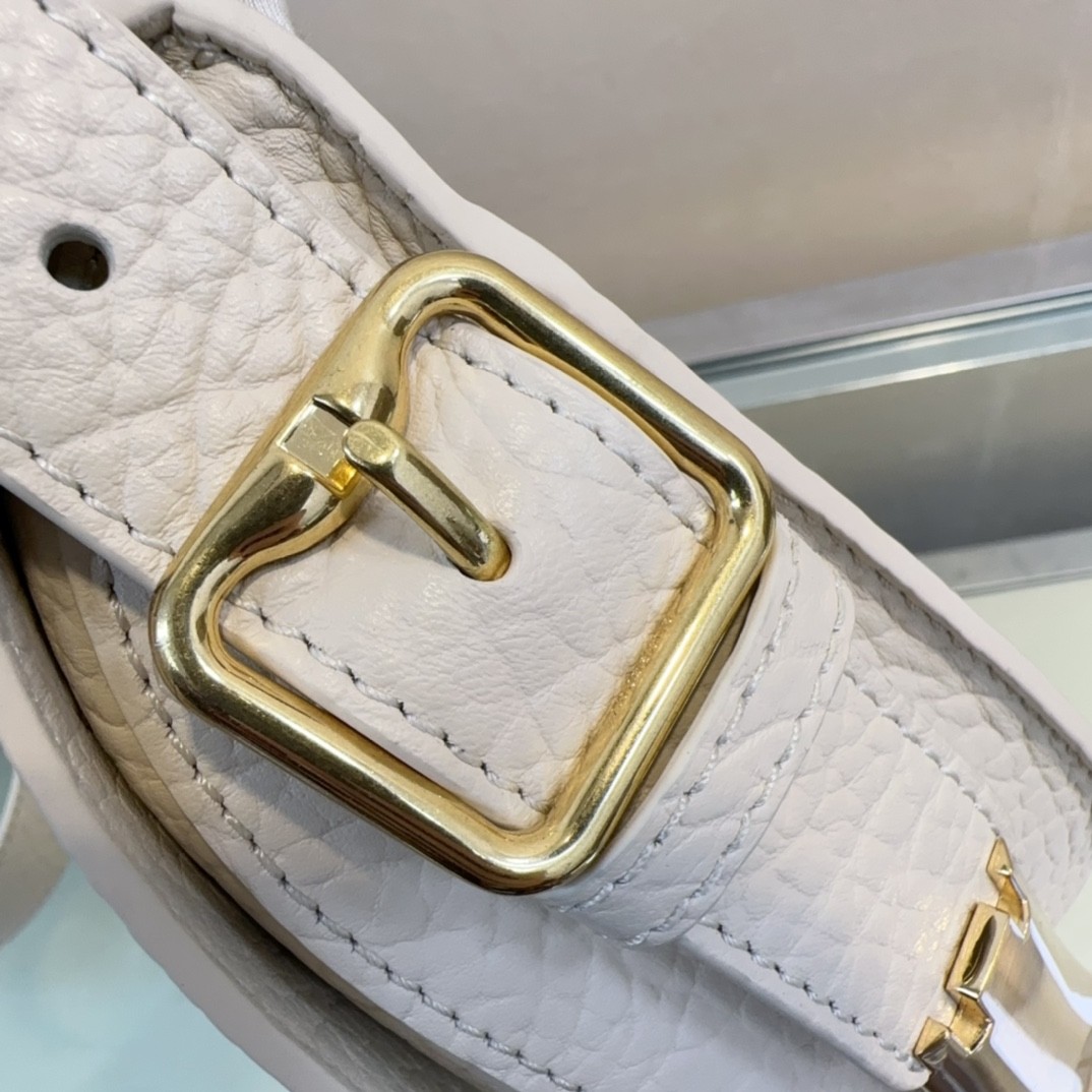 버버리 체스 숄더백