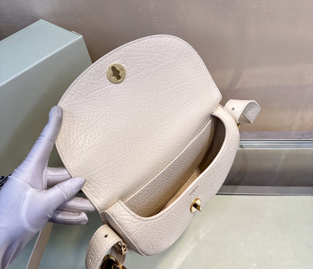 버버리 체스 숄더백