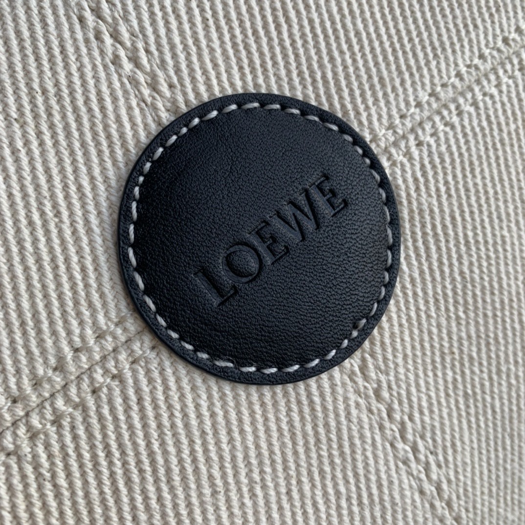 로에베 쿠션 토트백