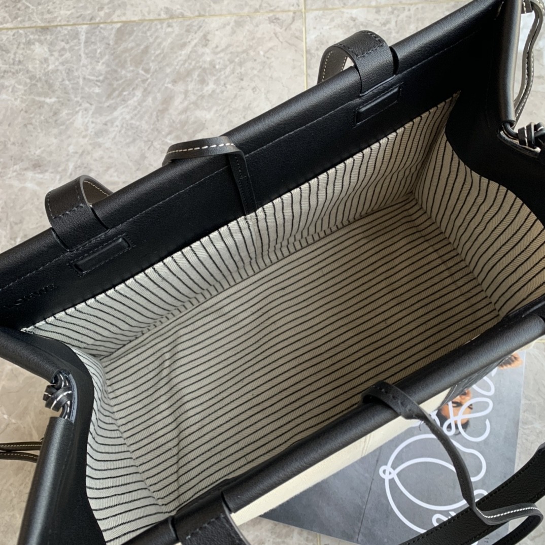 로에베 쿠션 토트백